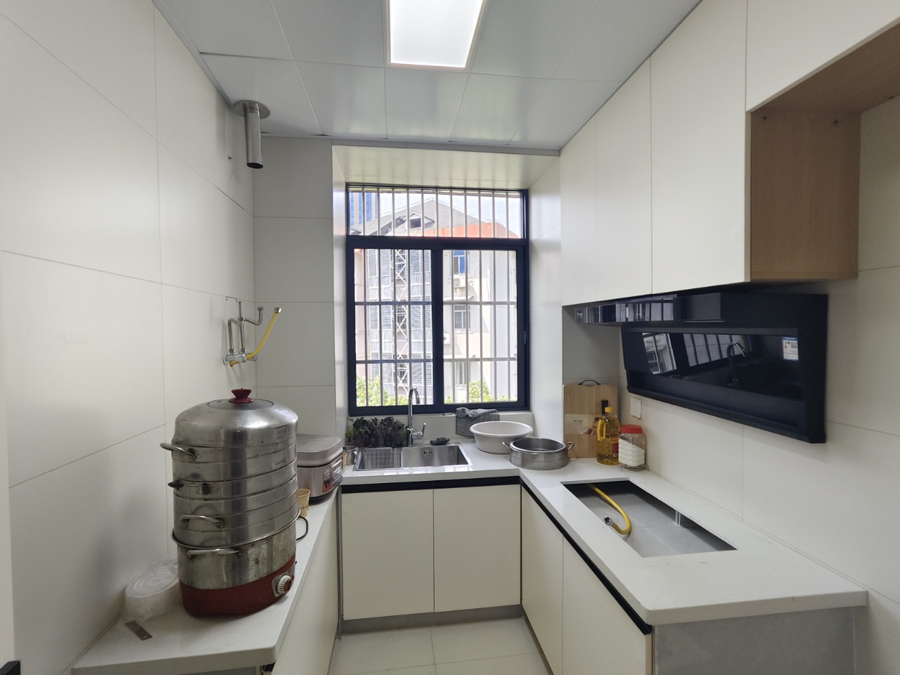 铁路小区  3室2厅1卫    32.0万 铁路小区  3室2厅1卫    32.0万室内图