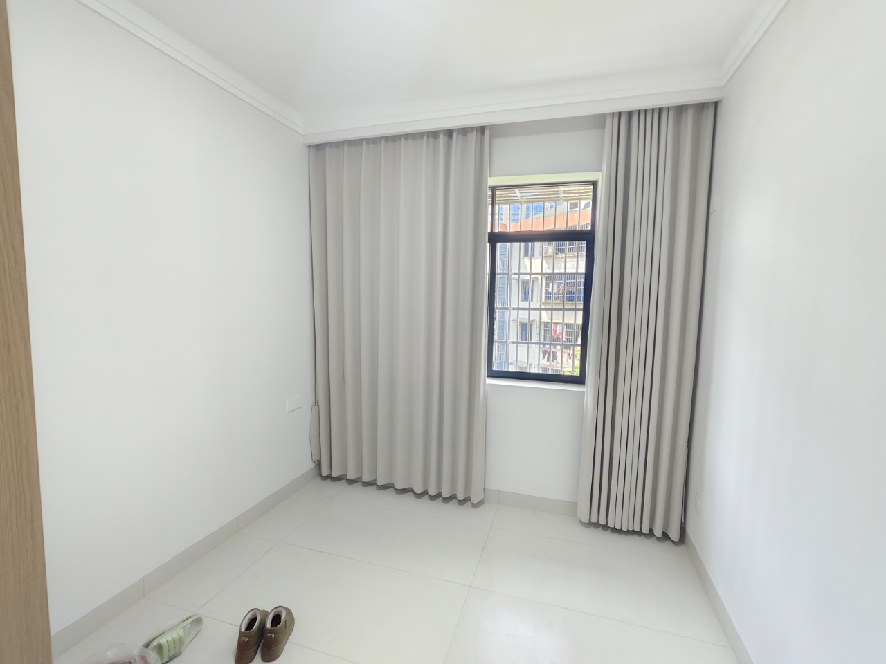 铁路小区  3室2厅1卫    32.0万 铁路小区  3室2厅1卫    32.0万室内图