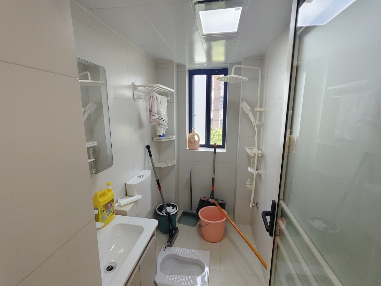 铁路小区  3室2厅1卫    32.0万 铁路小区  3室2厅1卫    32.0万室内图