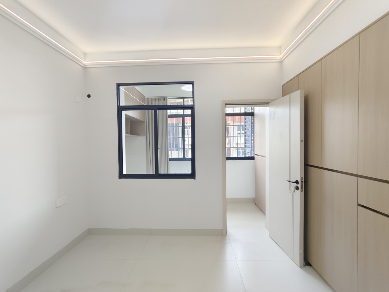 铁路小区  3室2厅1卫    32.0万 铁路小区  3室2厅1卫    32.0万室内图