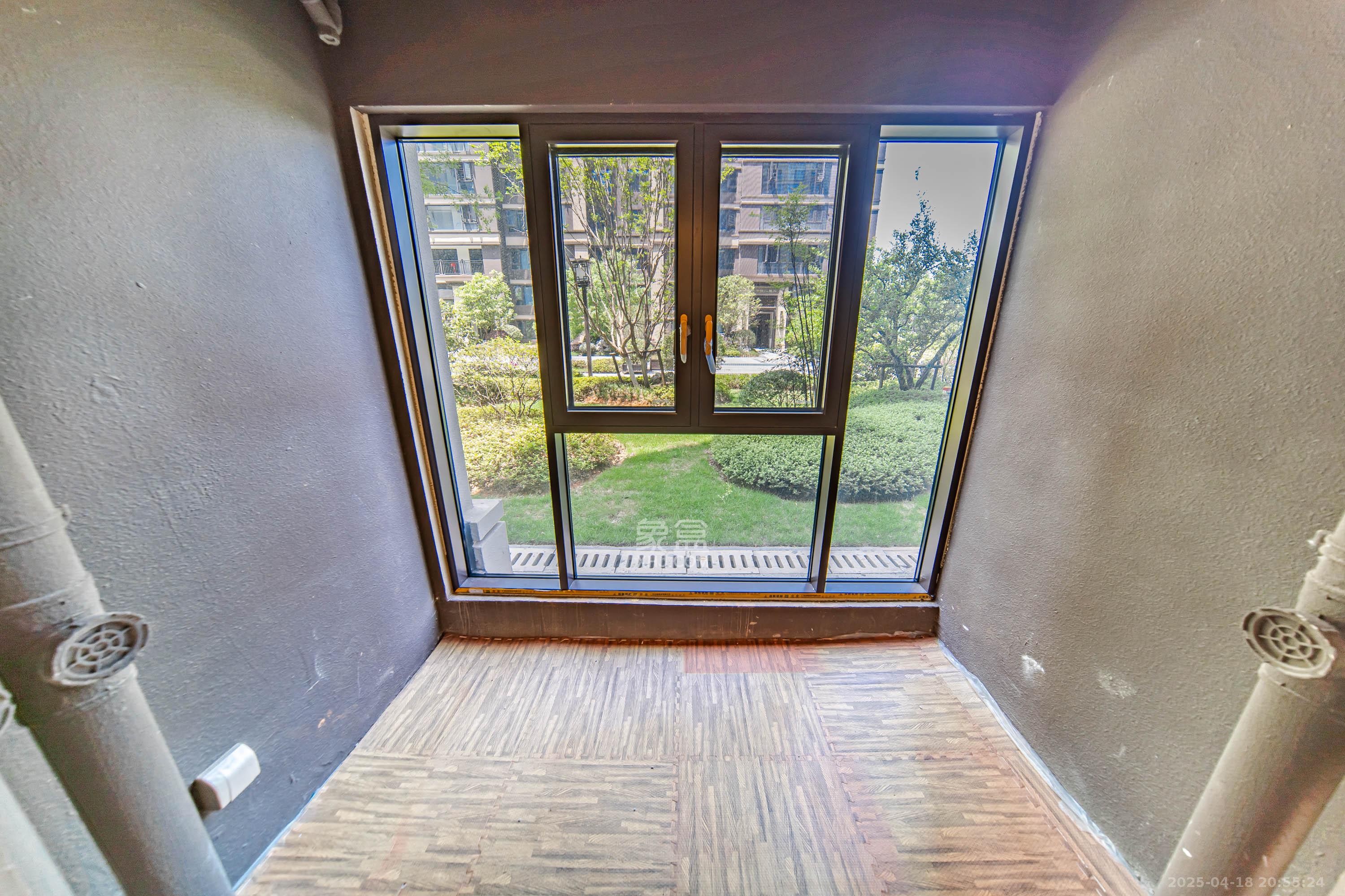 建发电建江山悦 4室2厅2卫 148.0万 建发电建江山悦 4室2厅2卫 148.0万阳台