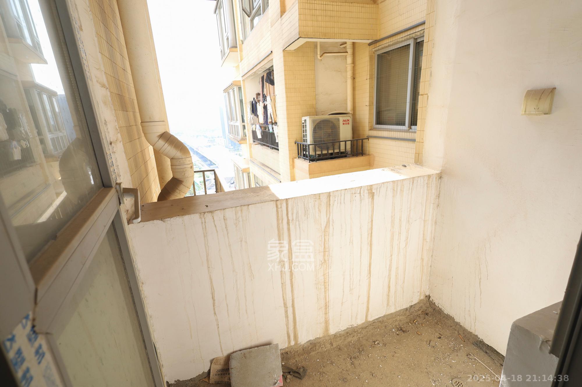 钱隆世家  2室2厅1卫    65.0万 钱隆世家  2室2厅1卫    65.0万阳台