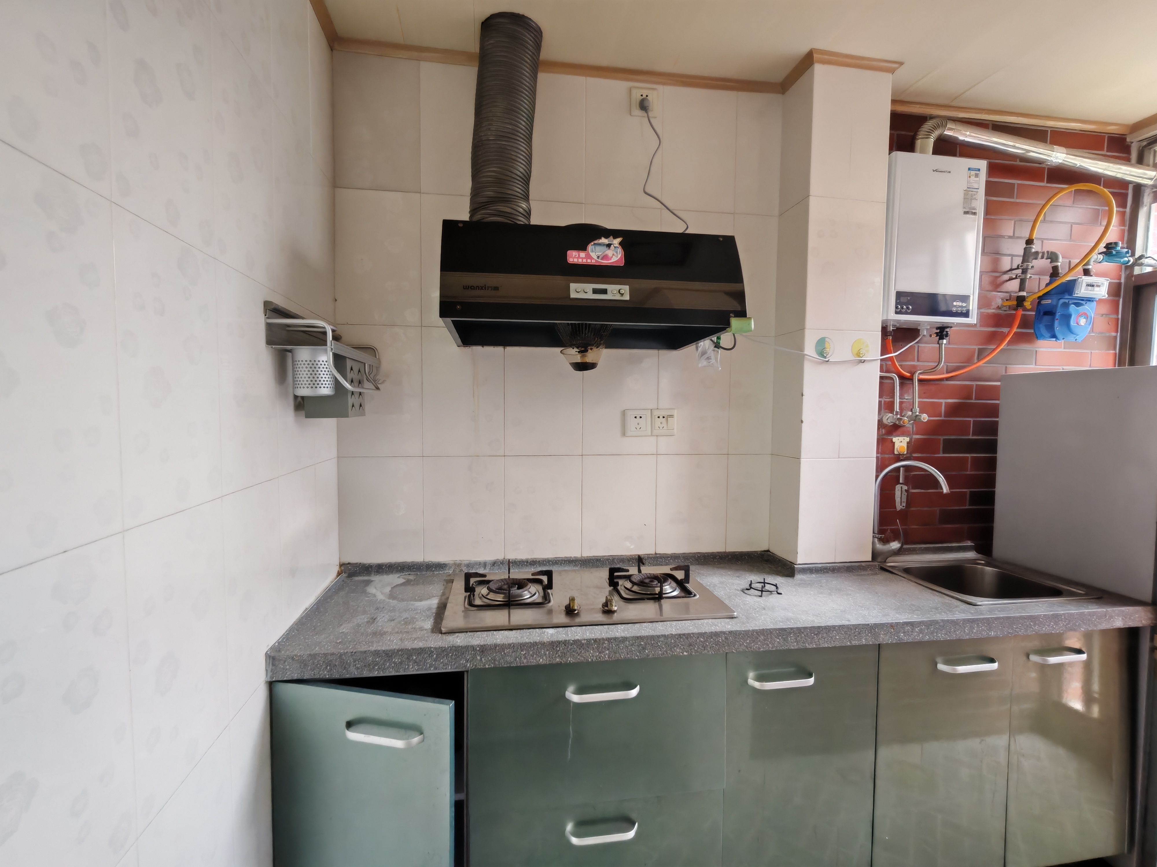 四季华庭龙城  1室1厅1卫    1500.0元/月室内图