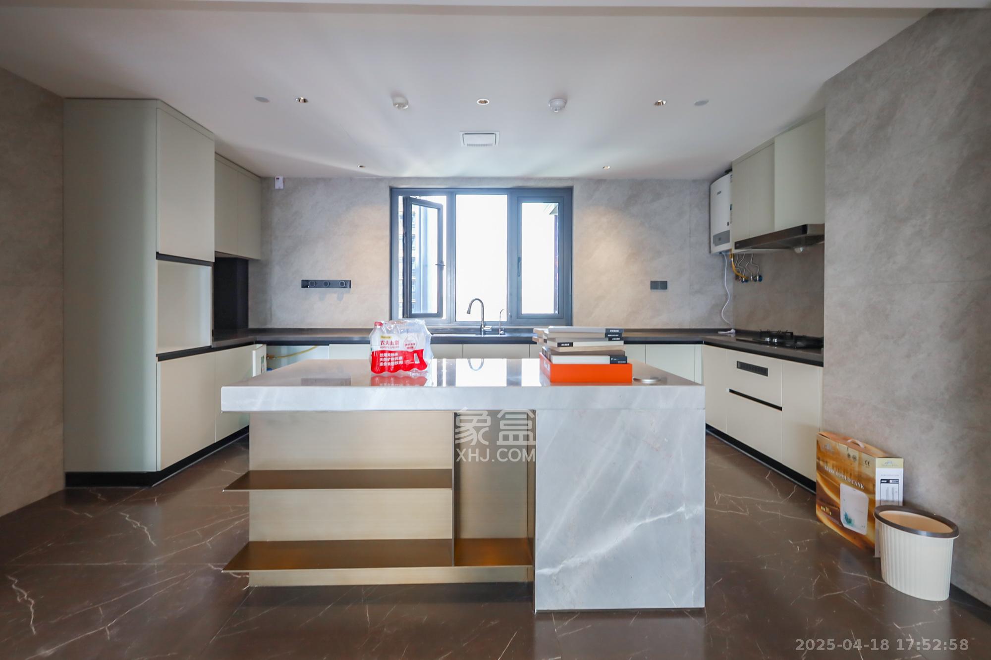 长沙悦府(华润万象城)  4室2厅3卫    618.0万 长沙悦府(华润万象城)  4室2厅3卫    618.0万厨房