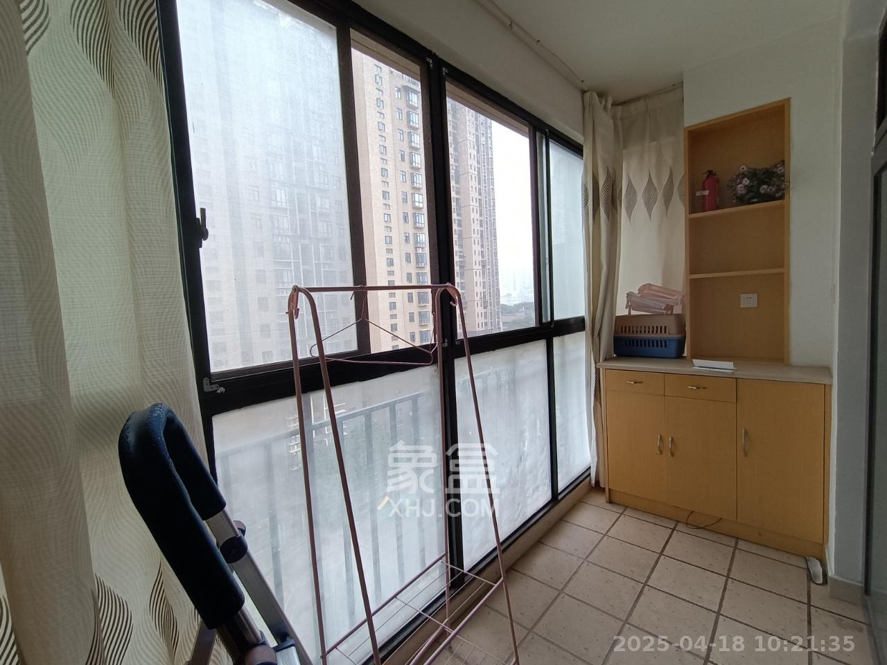 泊爱蓝湾 3室2厅2卫 3000.0元/月 泊爱蓝湾 3室2厅2卫 3000.0元/月室内图