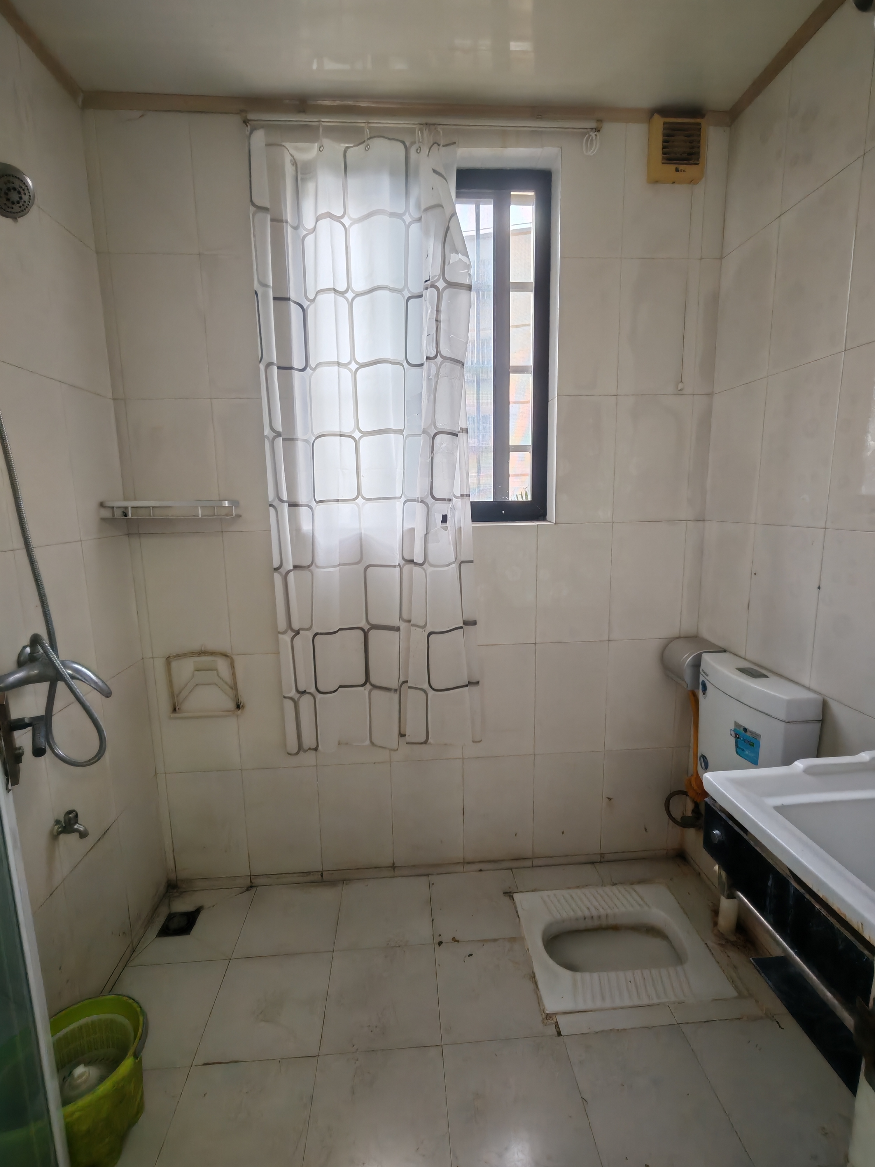 四季华庭龙城  1室1厅1卫    1500.0元/月室内图