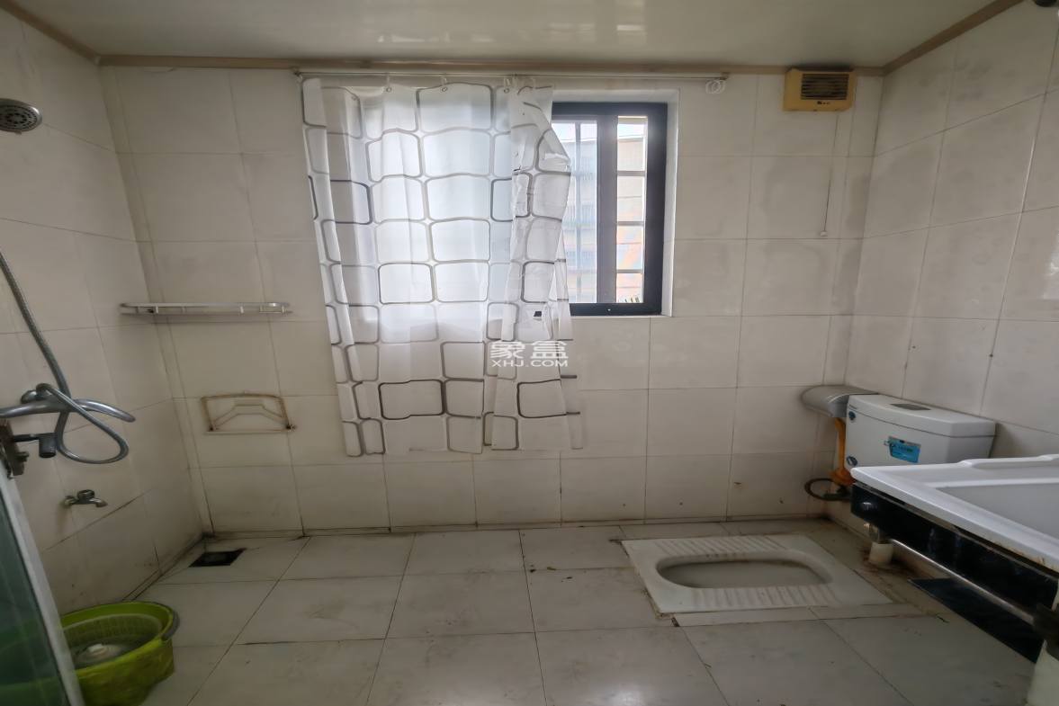 四季华庭龙城 1室1厅1卫 1500.0元/月 四季华庭龙城 1室1厅1卫 1500.0元/月室内图