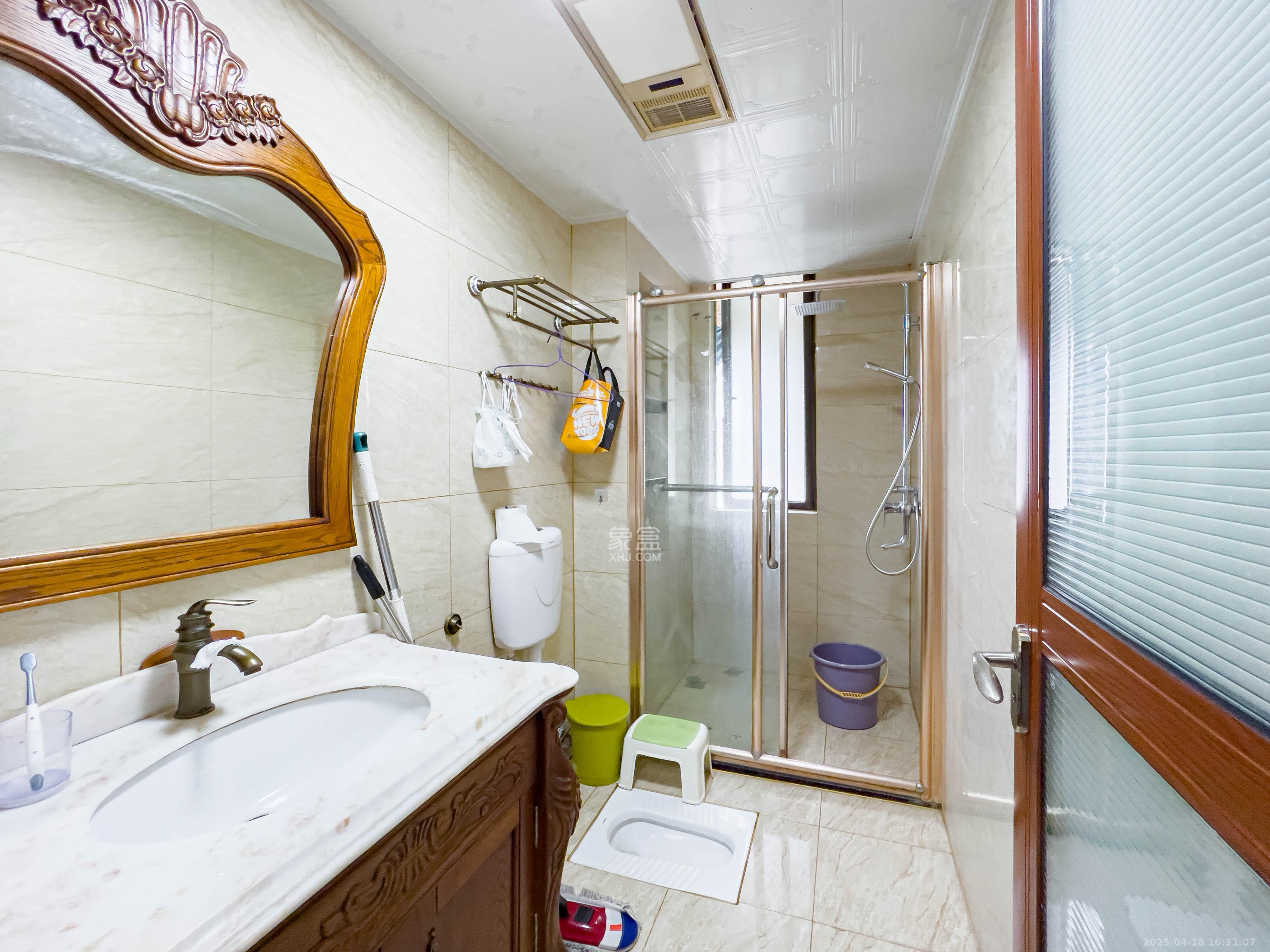 金茂梅溪湖 4室2厅2卫 408.0万 金茂梅溪湖 4室2厅2卫 408.0万卫生间