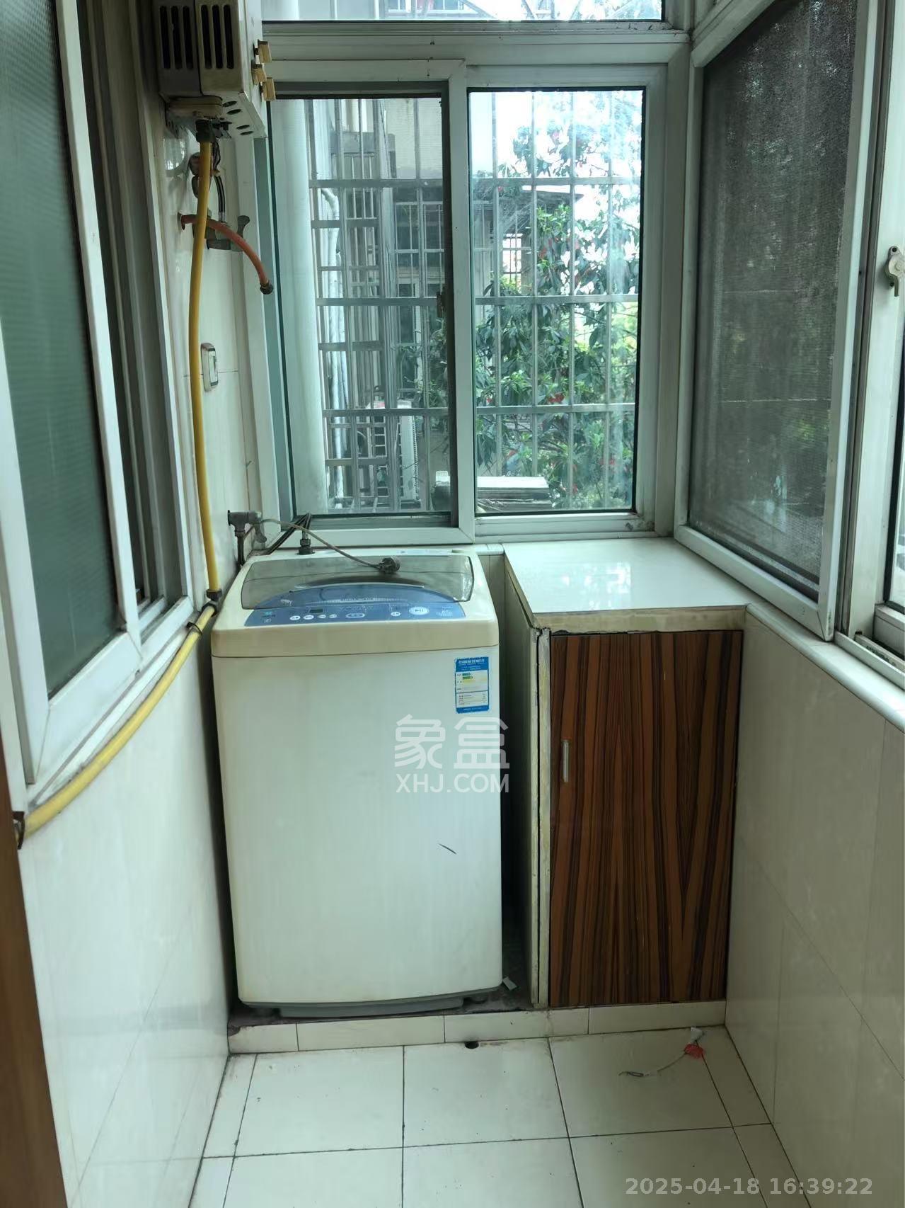 欣安小区 3室2厅1卫 1800.0元/月 欣安小区 3室2厅1卫 1800.0元/月室内图