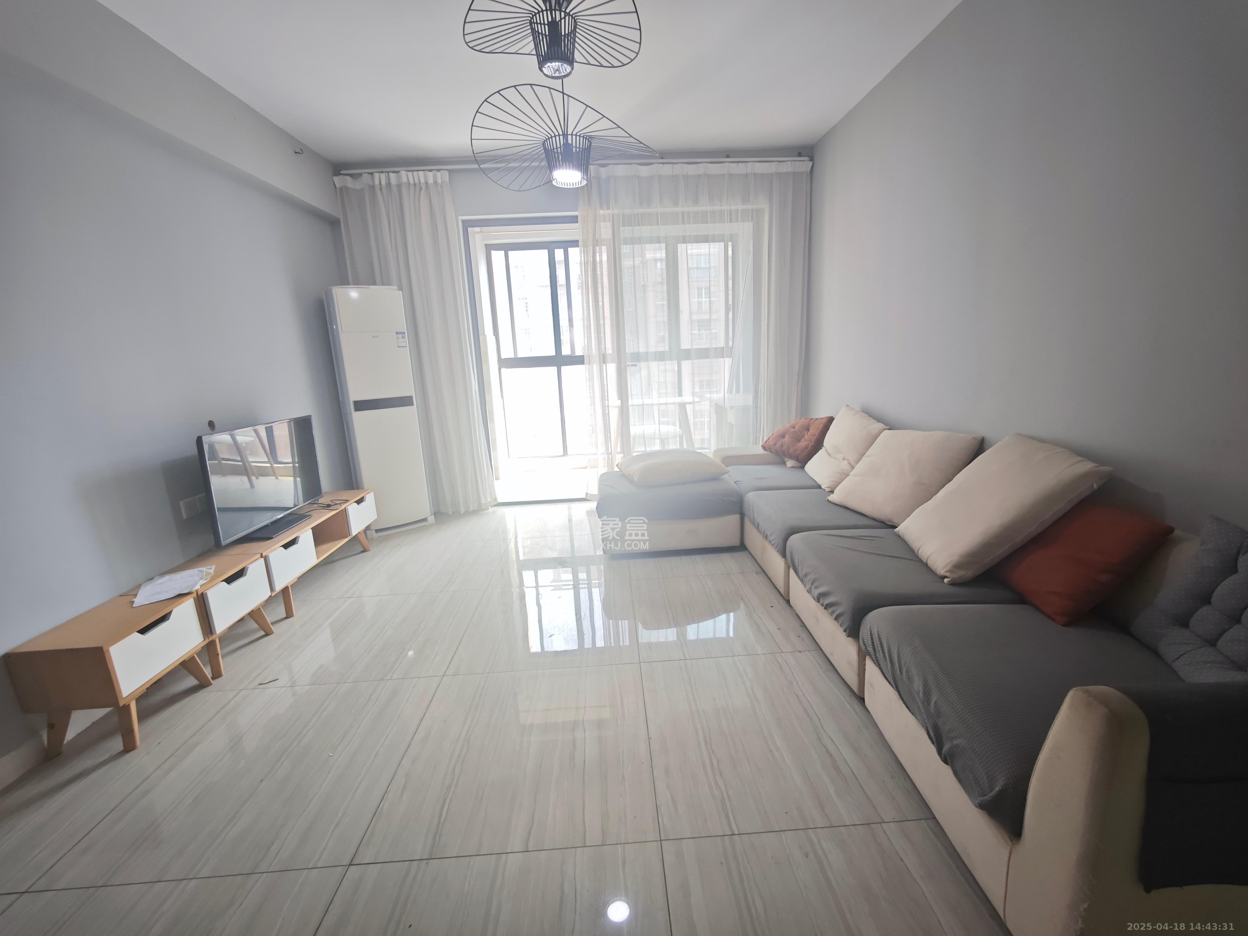 华润凤凰城三期  3室2厅1卫    2200.0元/月 华润凤凰城三期  3室2厅1卫    2200.0元/月