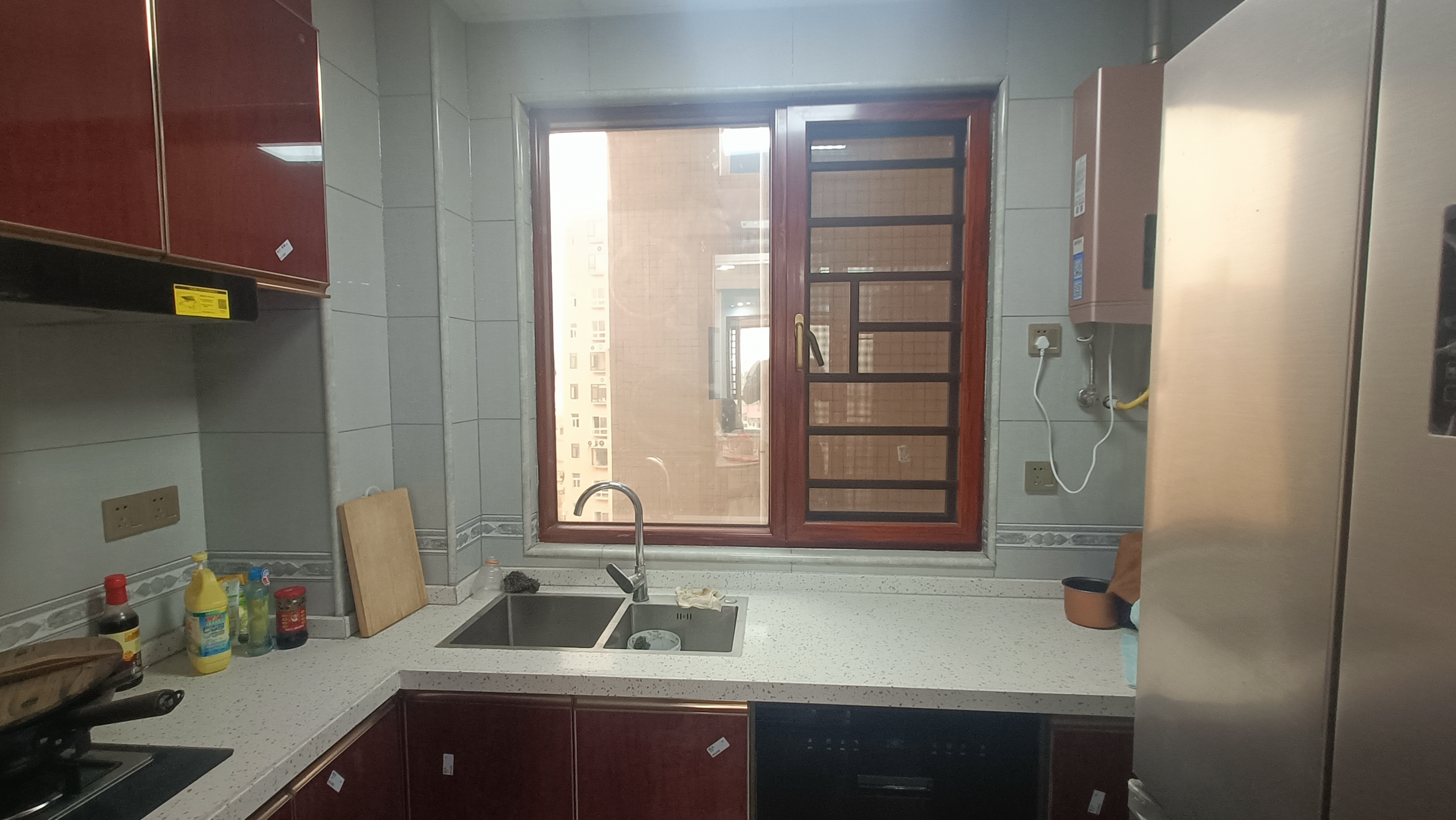 一六九.星城  3室2厅2卫    1800.0元/月室内图