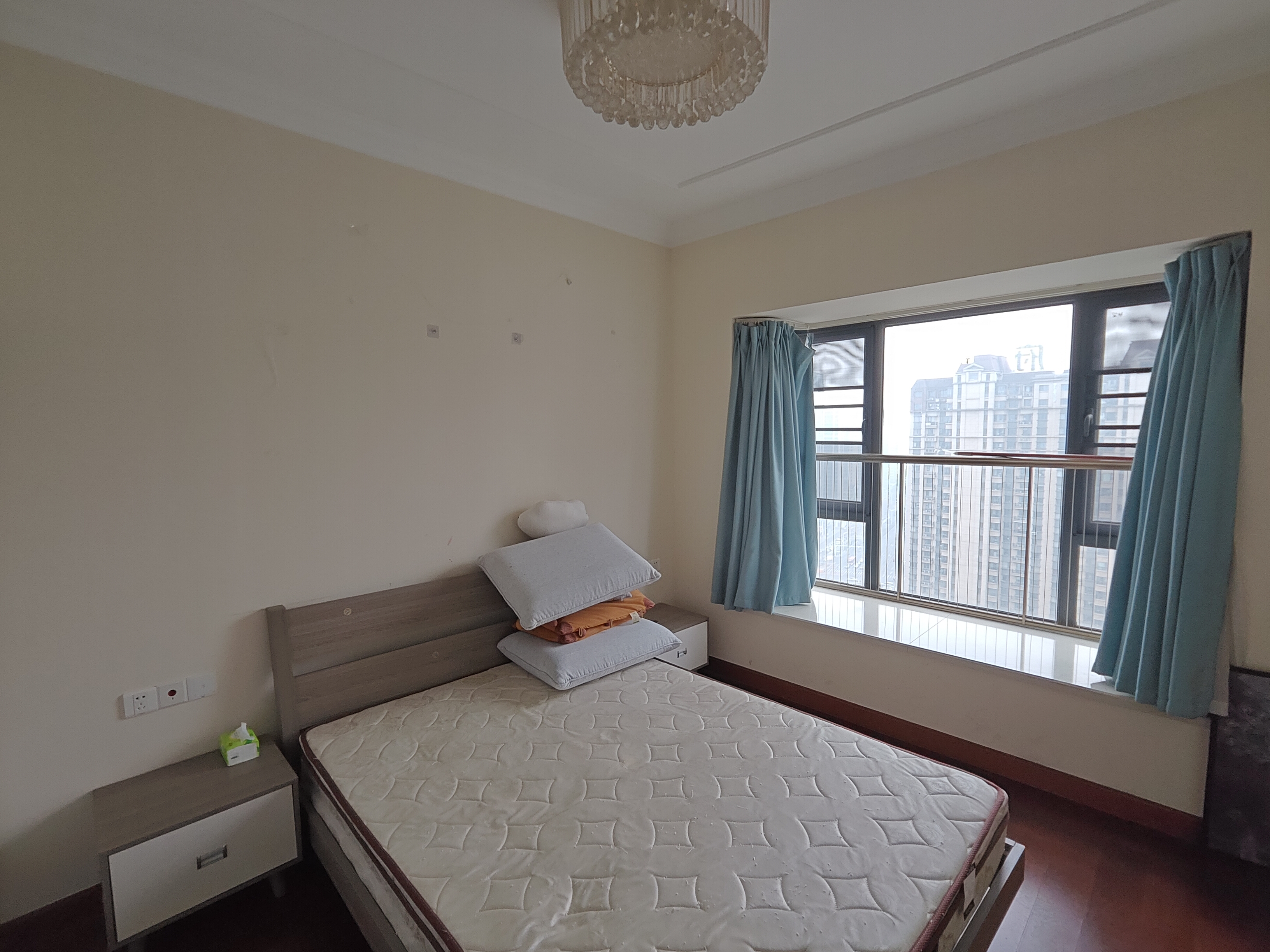 恒大华府 3室1厅1卫 1600.0元/月 恒大华府 3室1厅1卫 1600.0元/月室内图