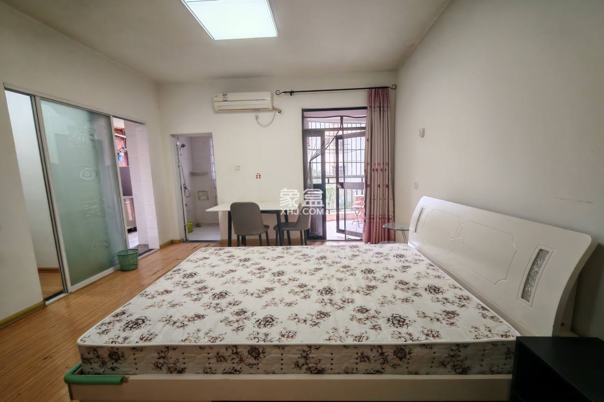 四季华庭龙城 1室1厅1卫 1500.0元/月 四季华庭龙城 1室1厅1卫 1500.0元/月室内图