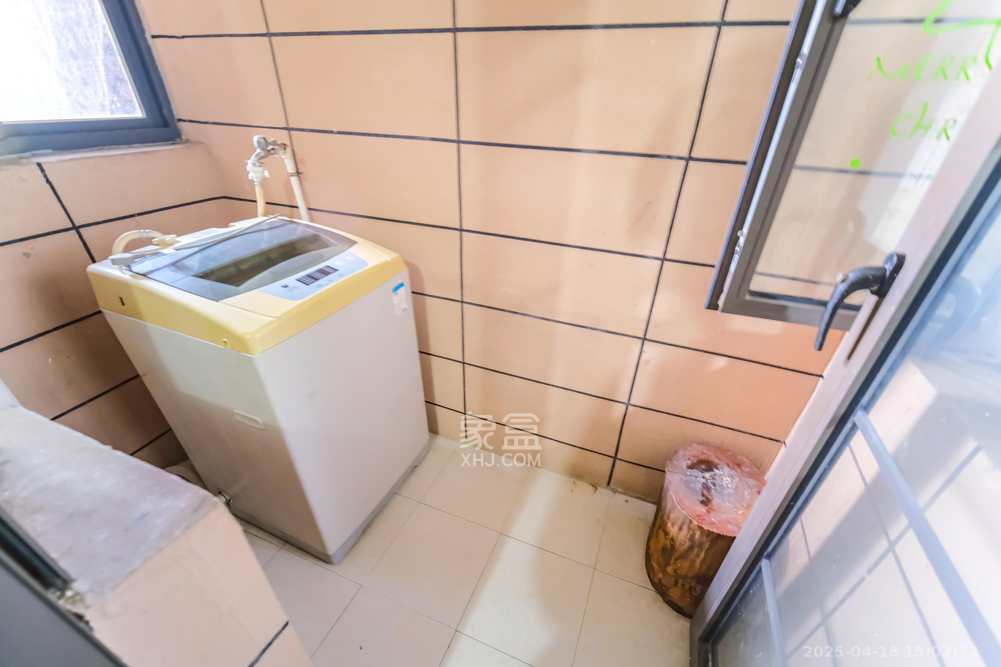 好望谷  2室2厅1卫   42.00万阳台