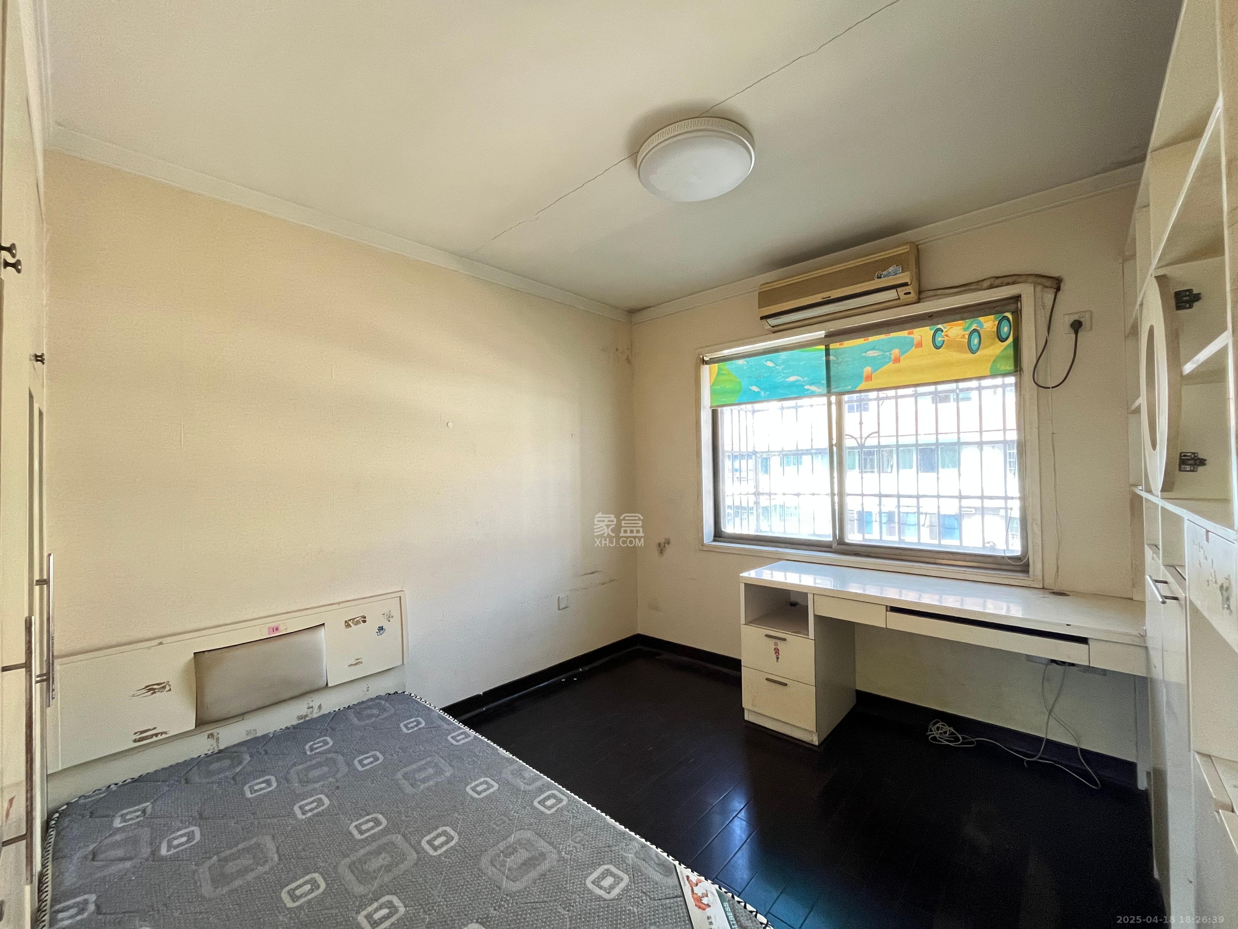 南明苑西区 3室2厅2卫 2300.0元/月 南明苑西区 3室2厅2卫 2300.0元/月室内图