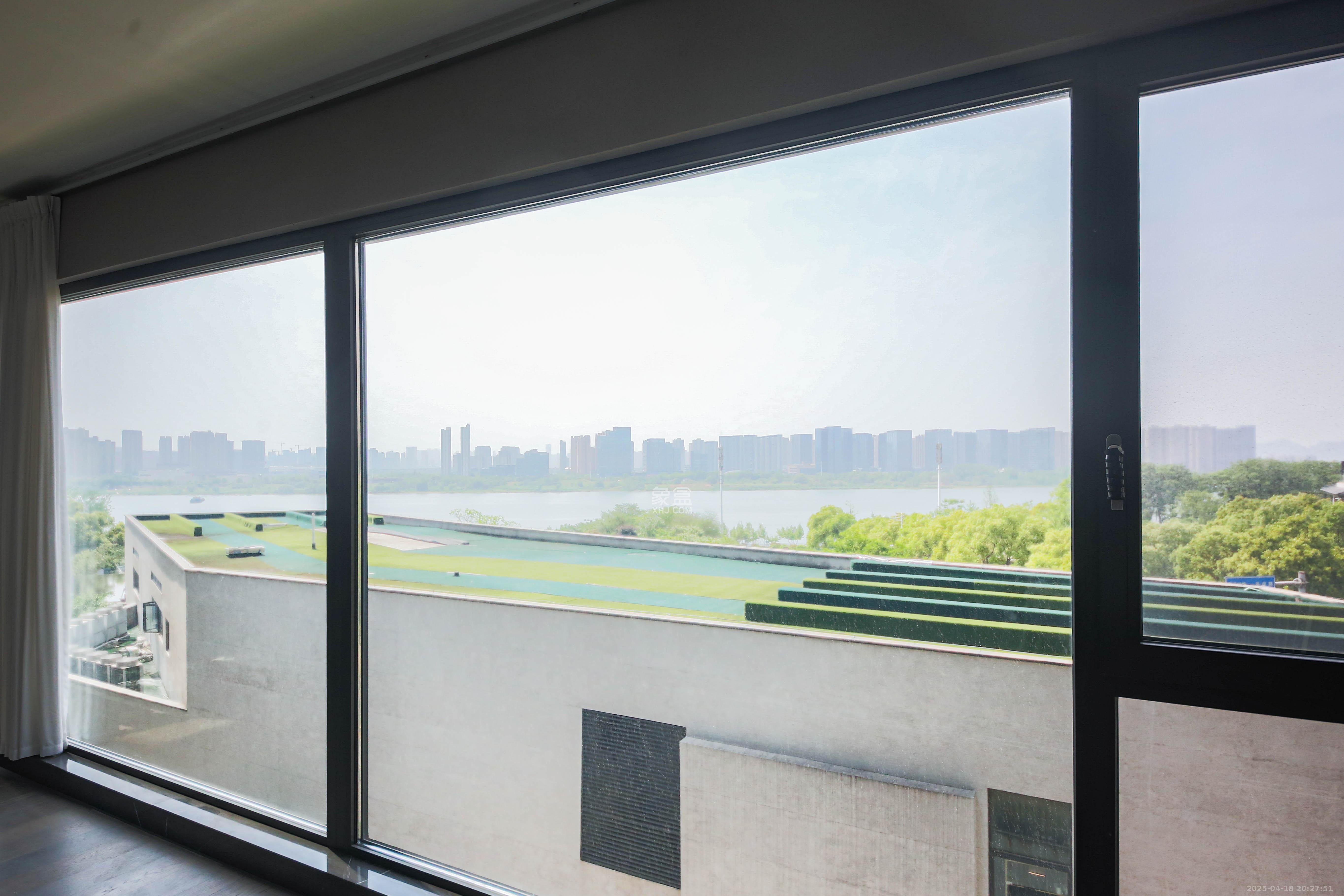 印湘江一期 6室2厅6卫 799.0万 印湘江一期 6室2厅6卫 799.0万阳台