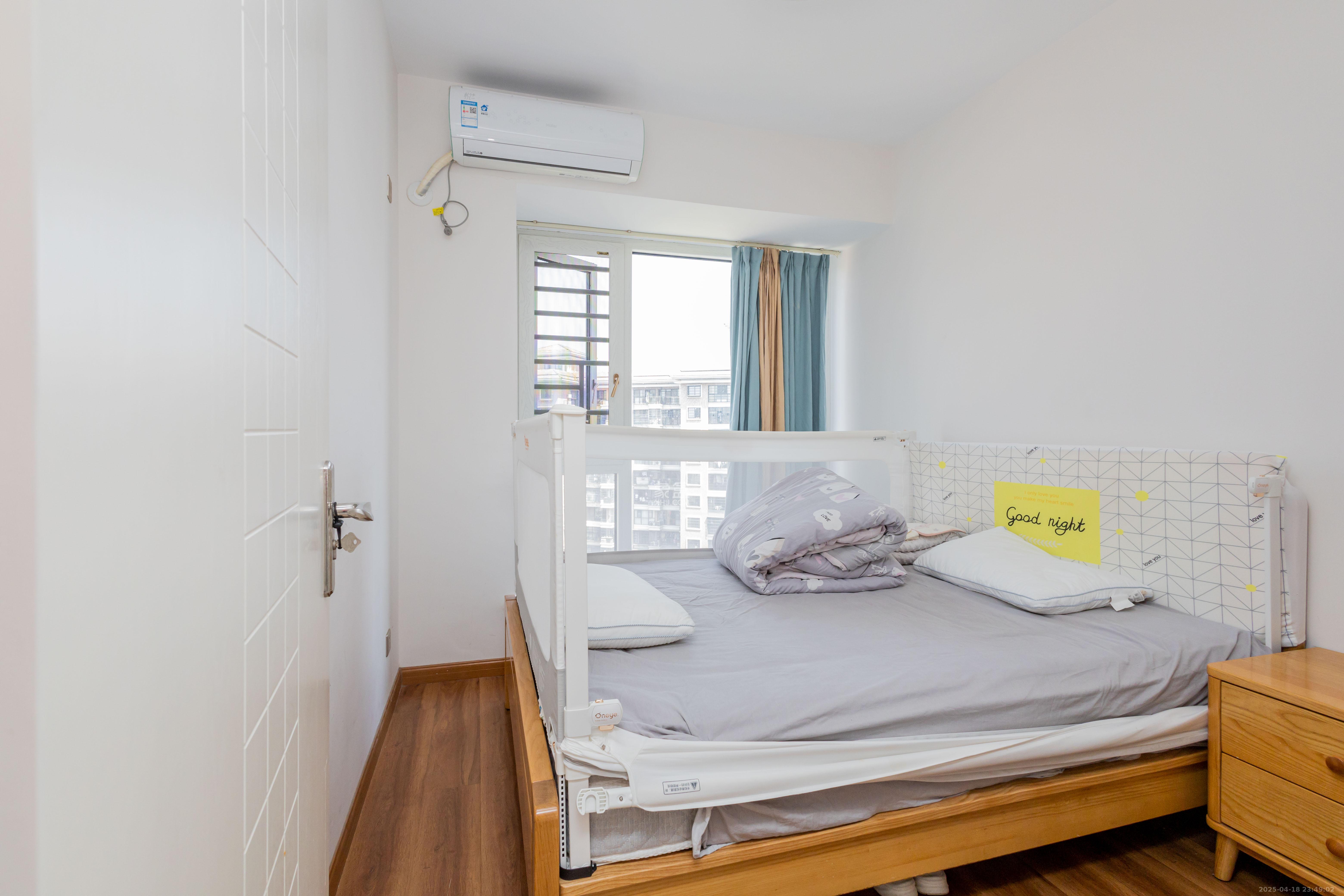 康桥长郡 4室2厅2卫 90.0万 康桥长郡 4室2厅2卫 90.0万卧室