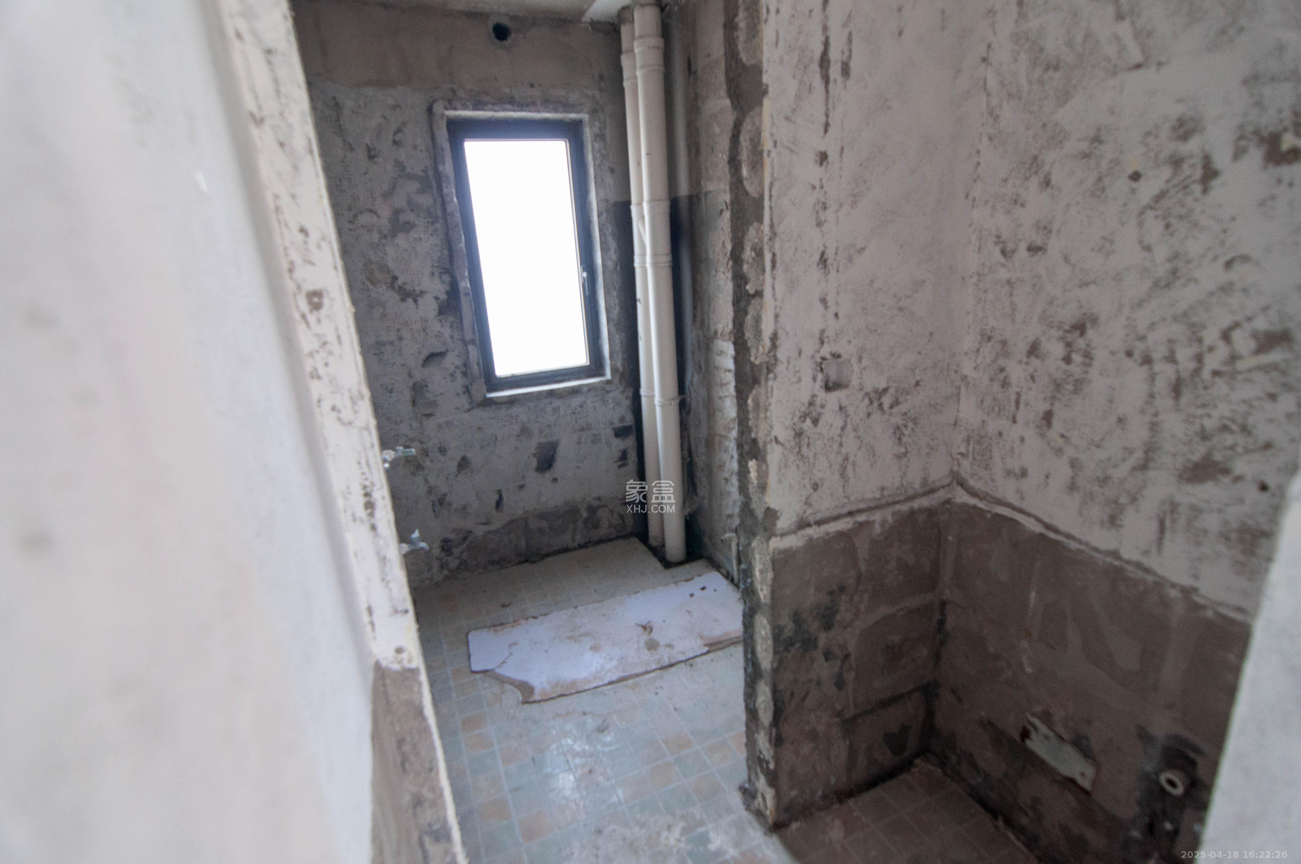 金茂梅溪湖  4室2厅1卫    258.0万其他