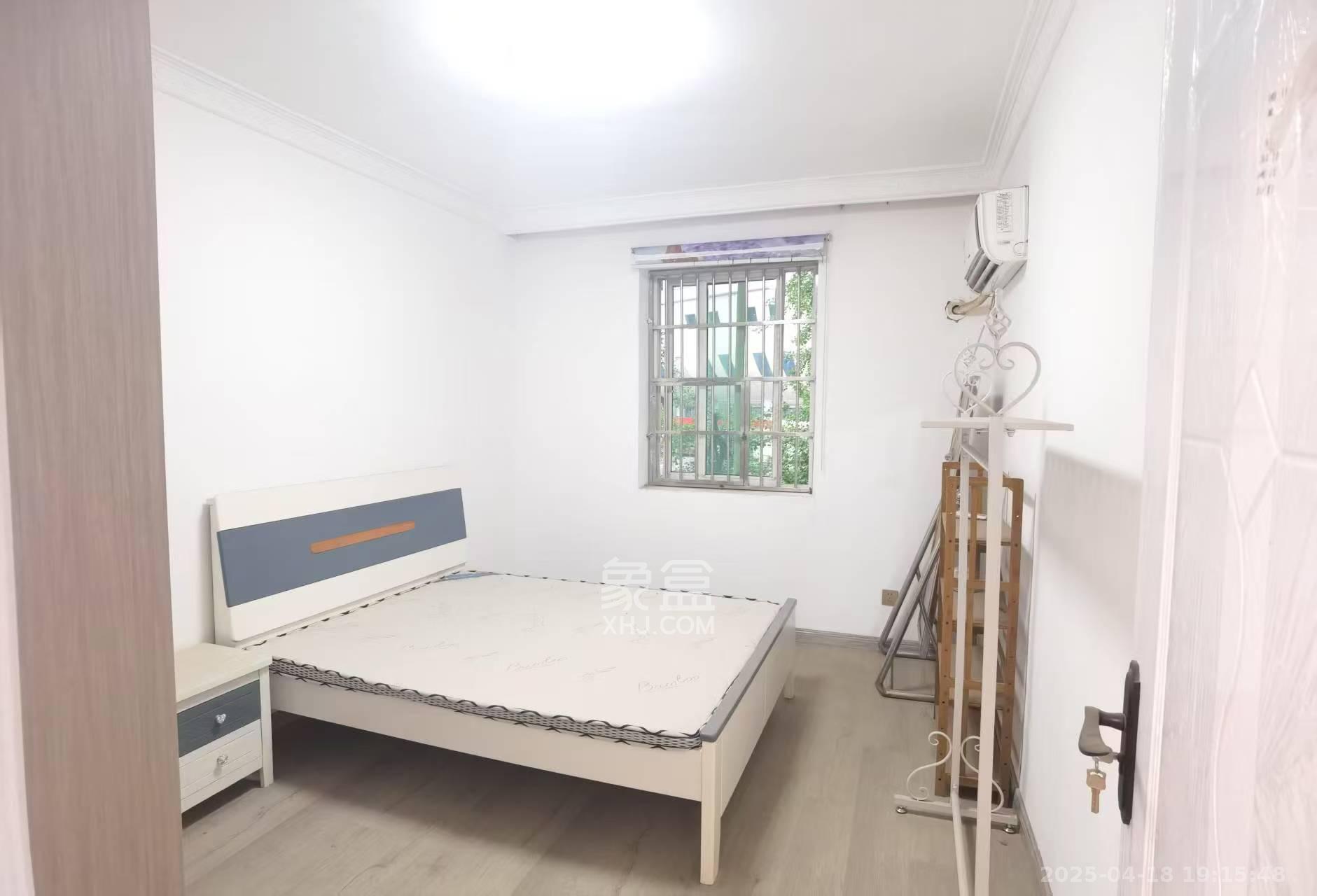 红龙庙小区  3室1厅1卫   2500.00元/月室内图