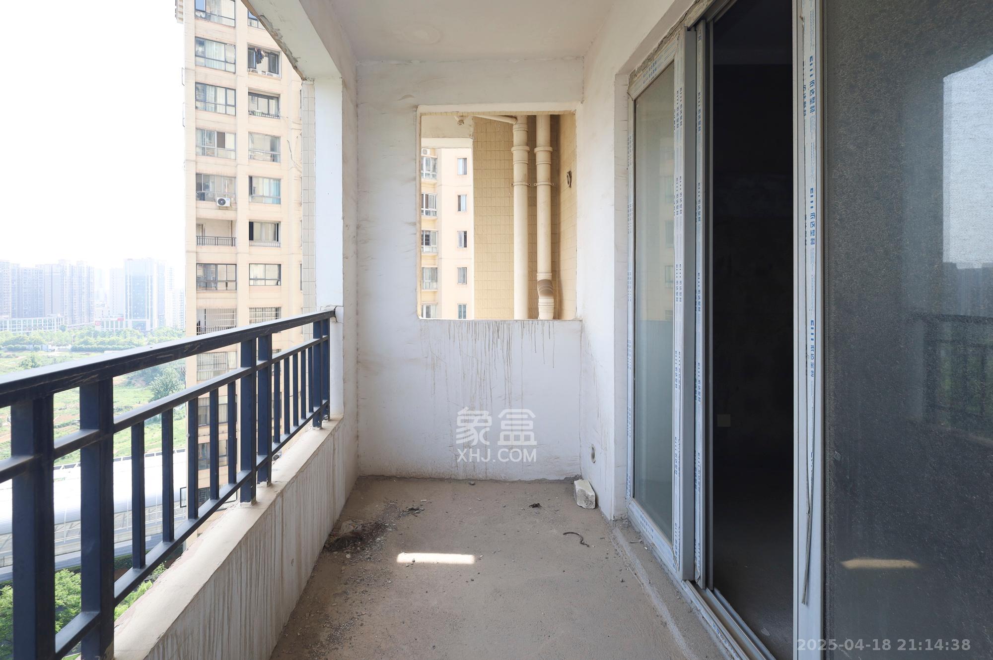 钱隆世家  2室2厅1卫    65.0万 钱隆世家  2室2厅1卫    65.0万阳台