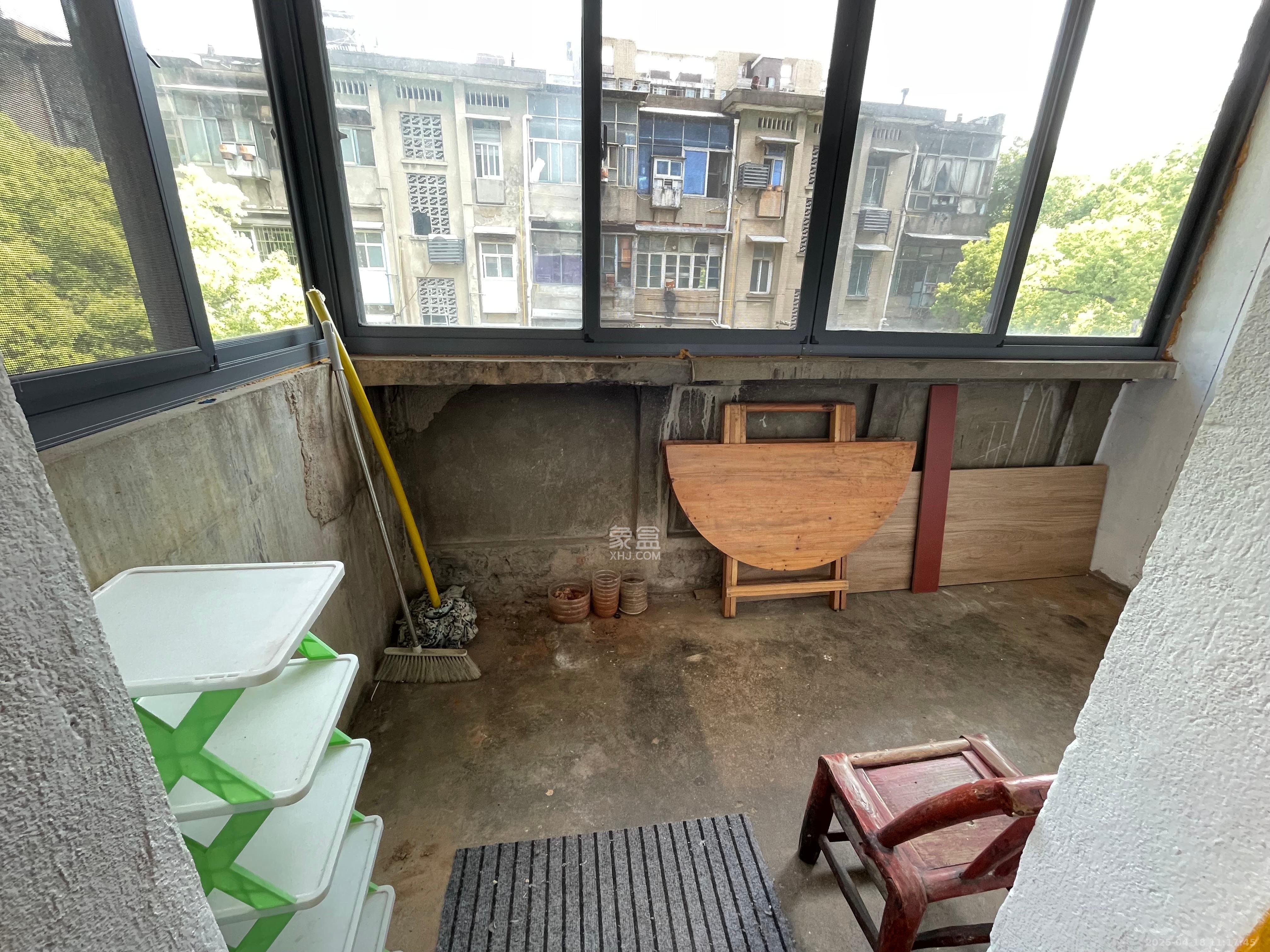 中南家园  2室1厅1卫   1200.00元/月室内图