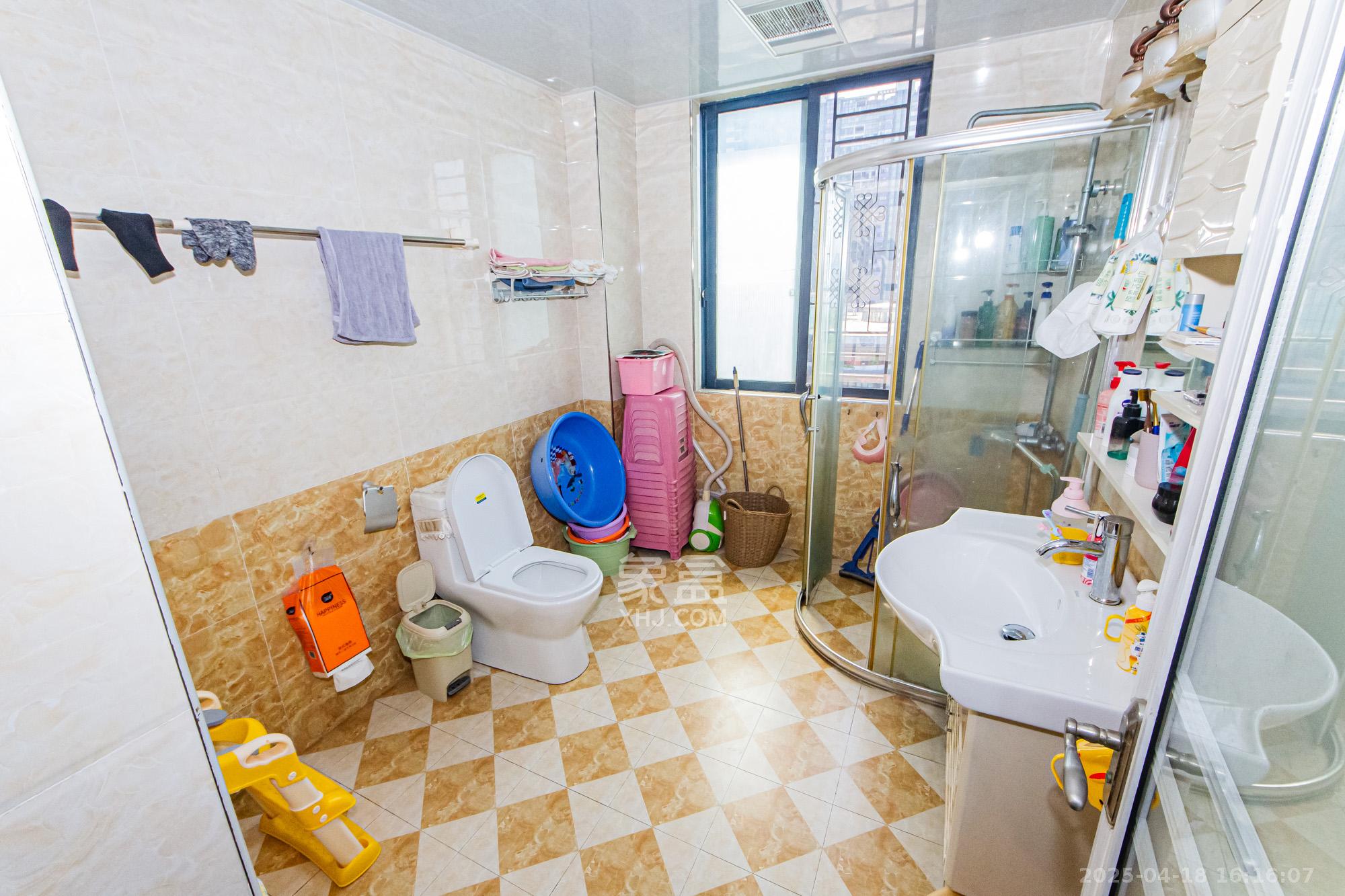 湘江世纪城聚江苑 4室2厅2卫 195.0万 湘江世纪城聚江苑 4室2厅2卫 195.0万卫生间