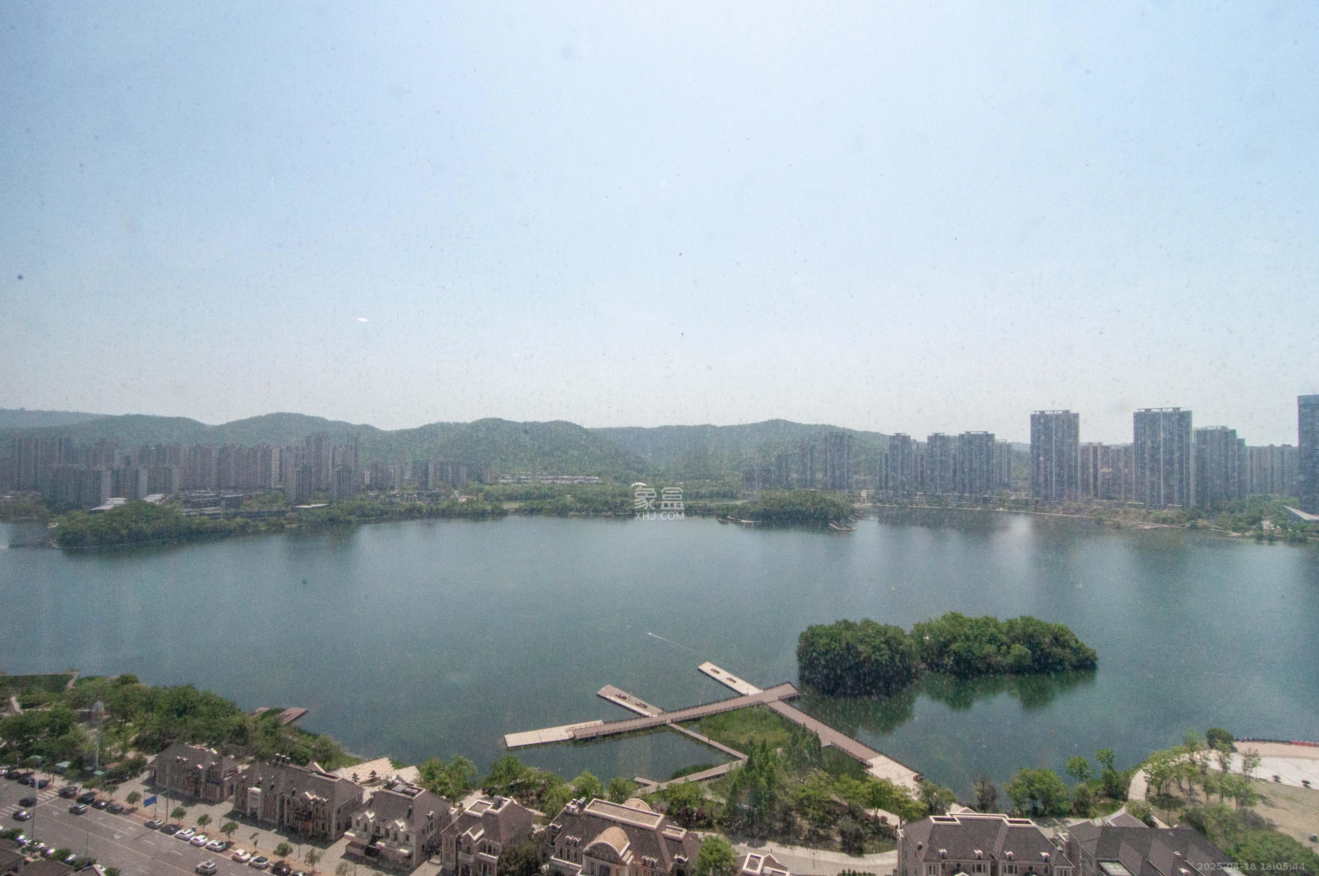 达美溪湖湾  4室2厅2卫   380.00万其他