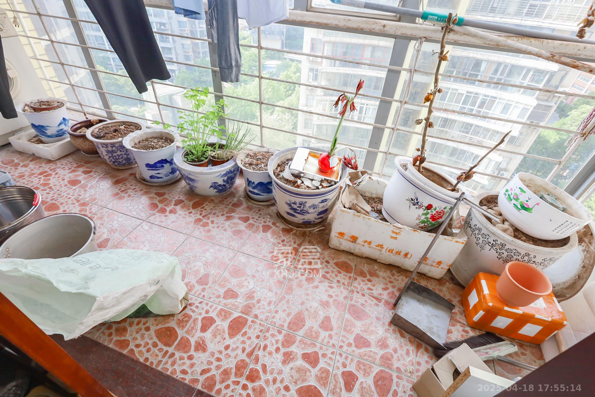 沁园春 4室2厅2卫 158.0万 沁园春 4室2厅2卫 158.0万阳台