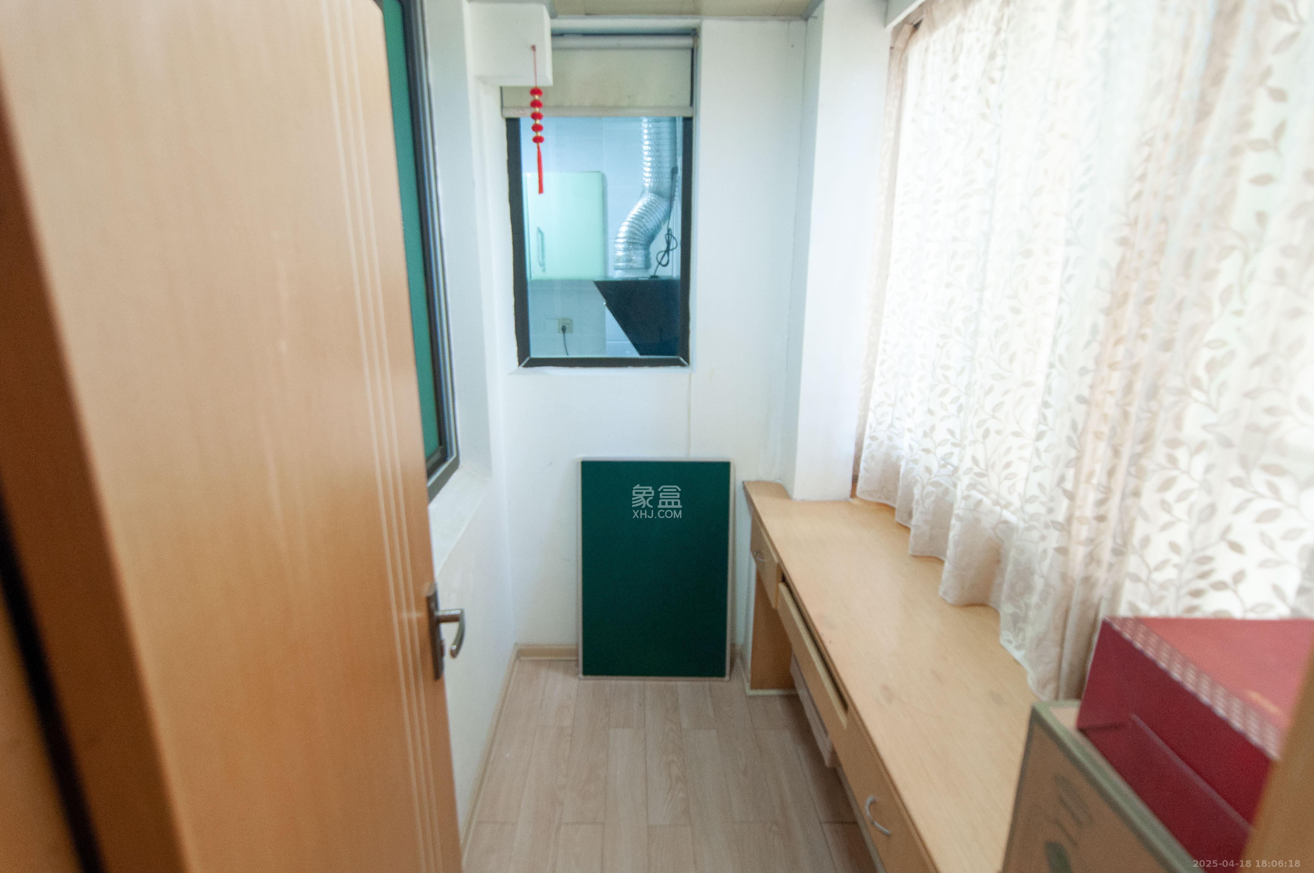 麓谷加州阳光  2室2厅2卫   74.00万其他