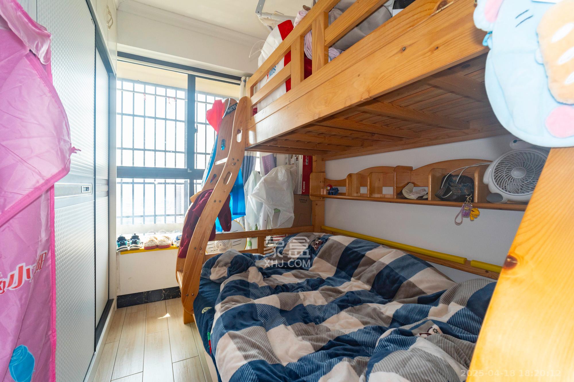 金科时代中心 3室2厅2卫 78.8万 金科时代中心 3室2厅2卫 78.8万卧室