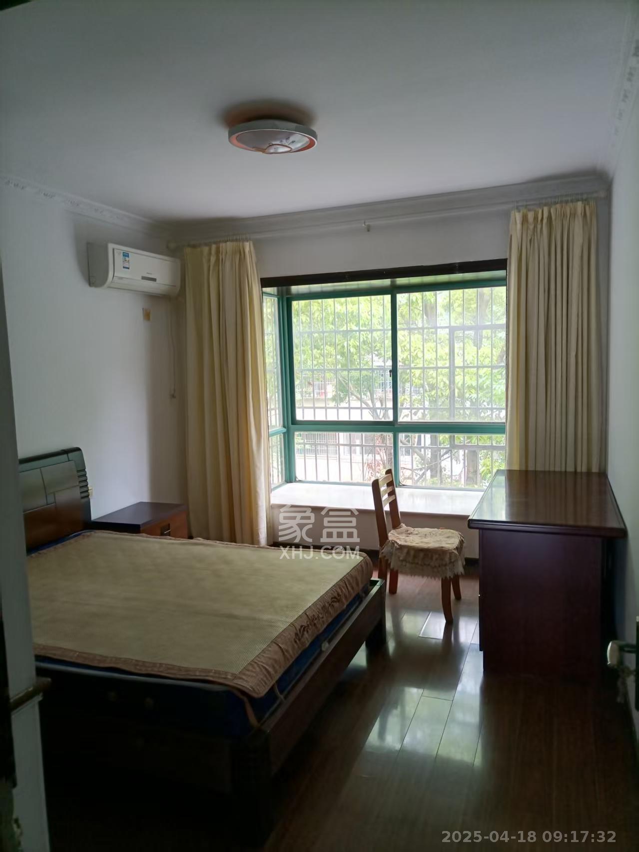 金帆江滨玫瑰园 3室2厅1卫 2500.0元/月 金帆江滨玫瑰园 3室2厅1卫 2500.0元/月室内图