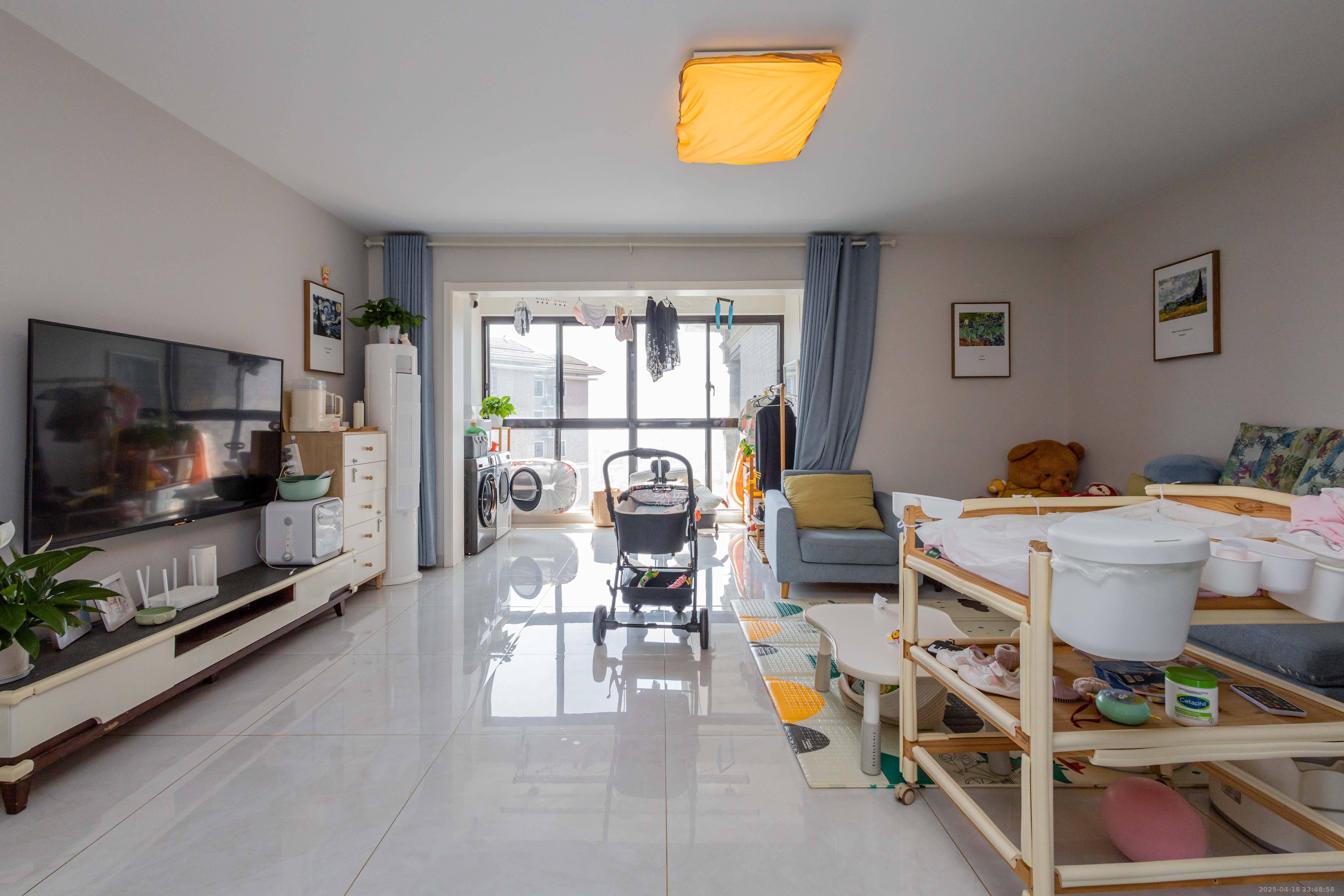 康桥长郡 4室2厅2卫 90.0万 康桥长郡 4室2厅2卫 90.0万客厅