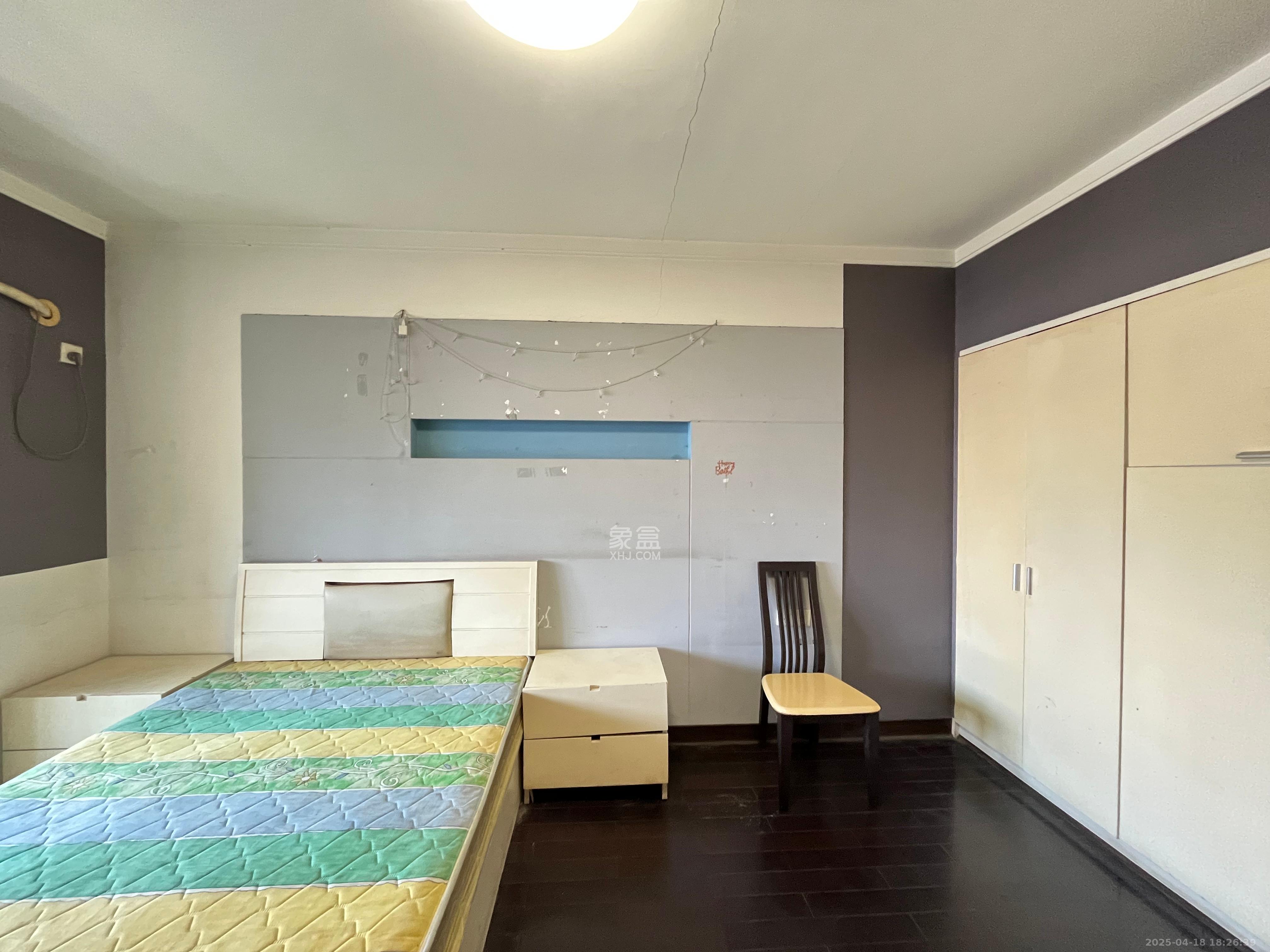 南明苑西区 3室2厅2卫 2300.0元/月 南明苑西区 3室2厅2卫 2300.0元/月室内图