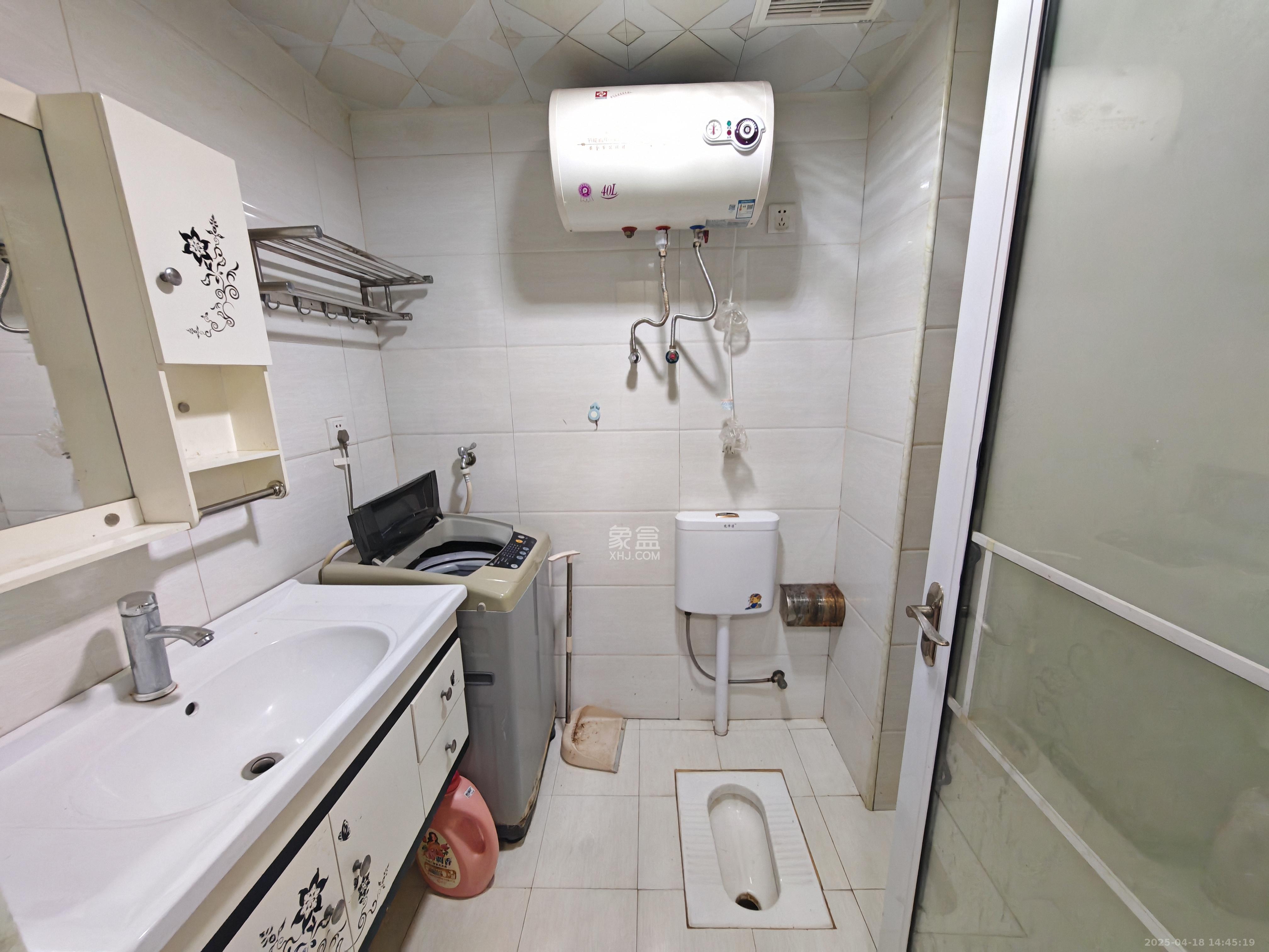 达美D6区  1室1厅1卫   1300.00元/月室内图