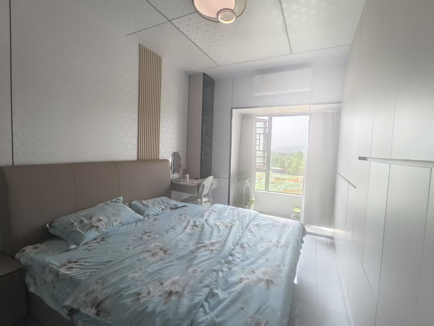 碧桂园华府(碧桂园五期)  3室2厅2卫    2600.0元/月 碧桂园华府(碧桂园五期)  3室2厅2卫    2600.0元/月室内图