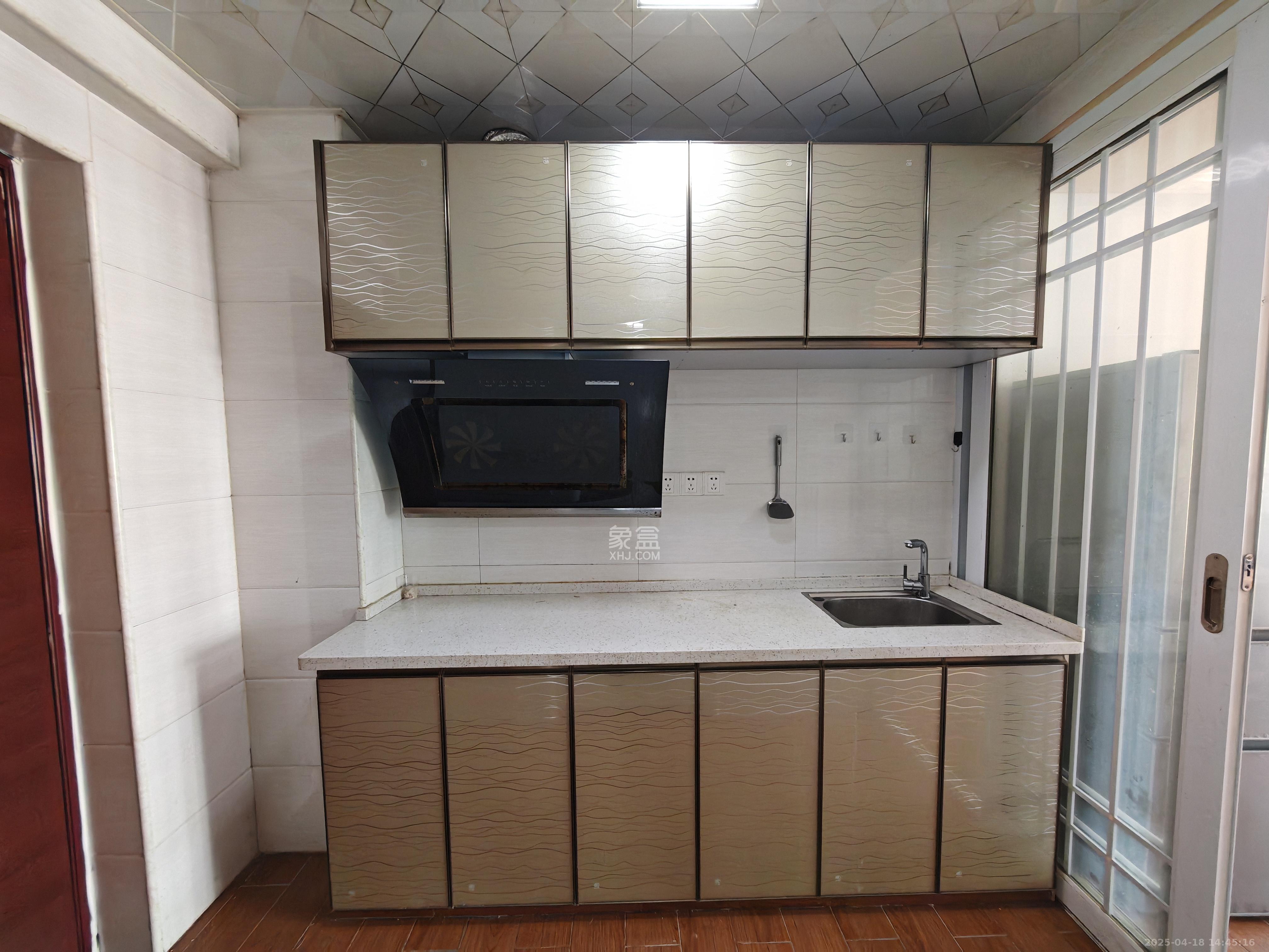 达美D6区  1室1厅1卫   1300.00元/月室内图