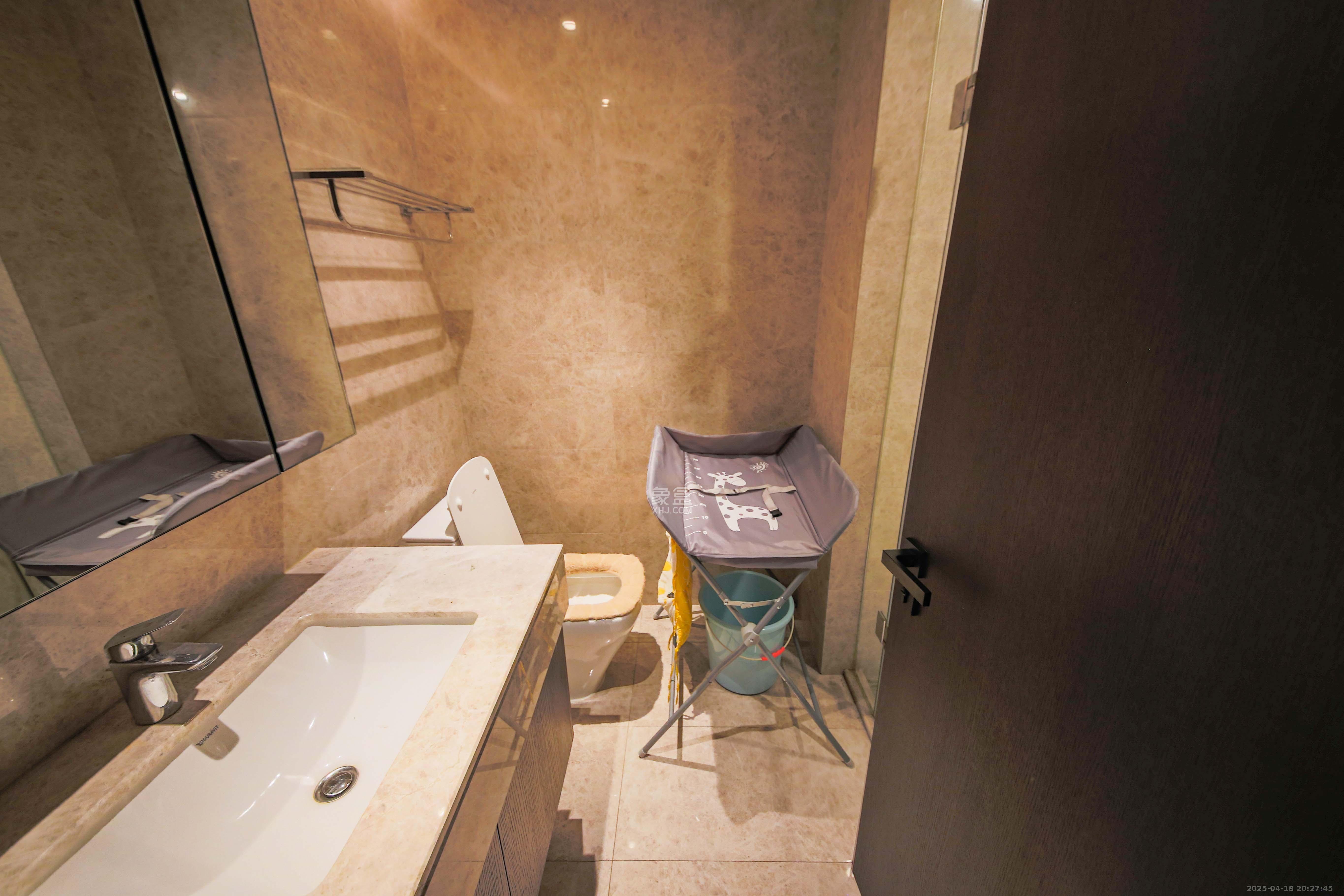 印湘江一期 6室2厅6卫 799.0万 印湘江一期 6室2厅6卫 799.0万卫生间