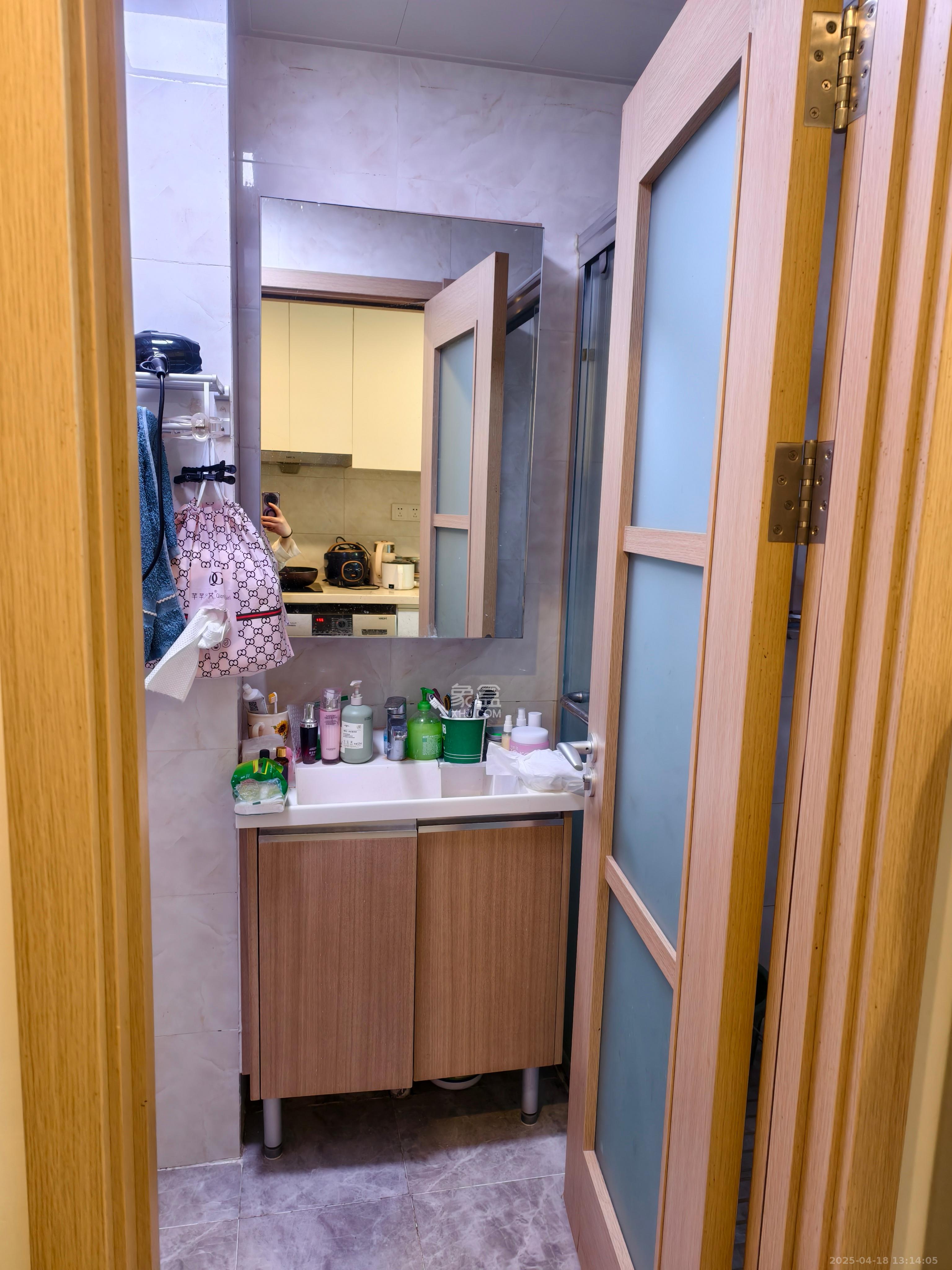 卓越浅水湾  1室1厅1卫    1300.0元/月室内图