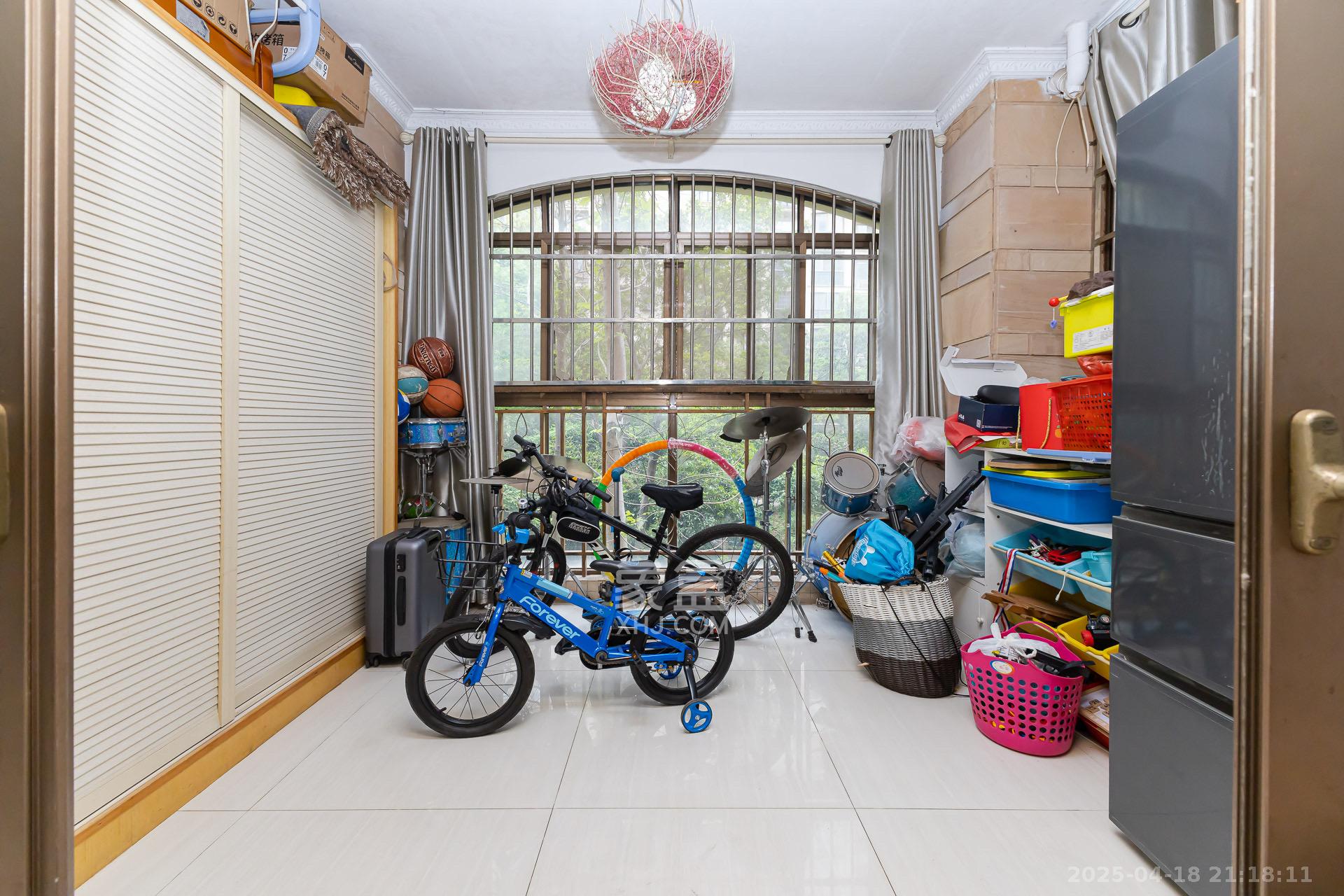 长沙玫瑰园 3室2厅2卫 1700.0元/月 长沙玫瑰园 3室2厅2卫 1700.0元/月室内图