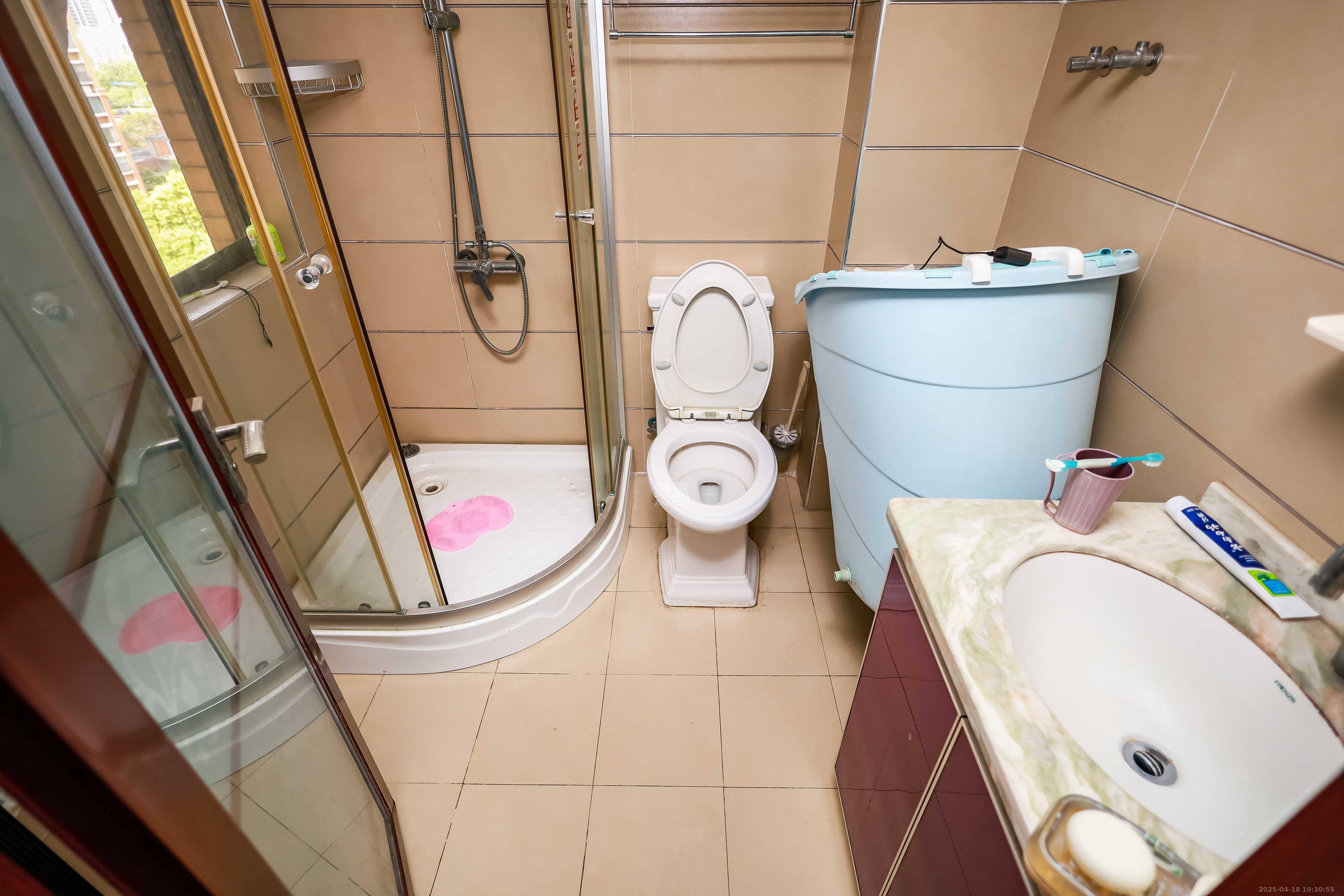 北京御园一二期(国泰嘉园) 4室2厅2卫 165.0万 北京御园一二期(国泰嘉园) 4室2厅2卫 165.0万卫生间