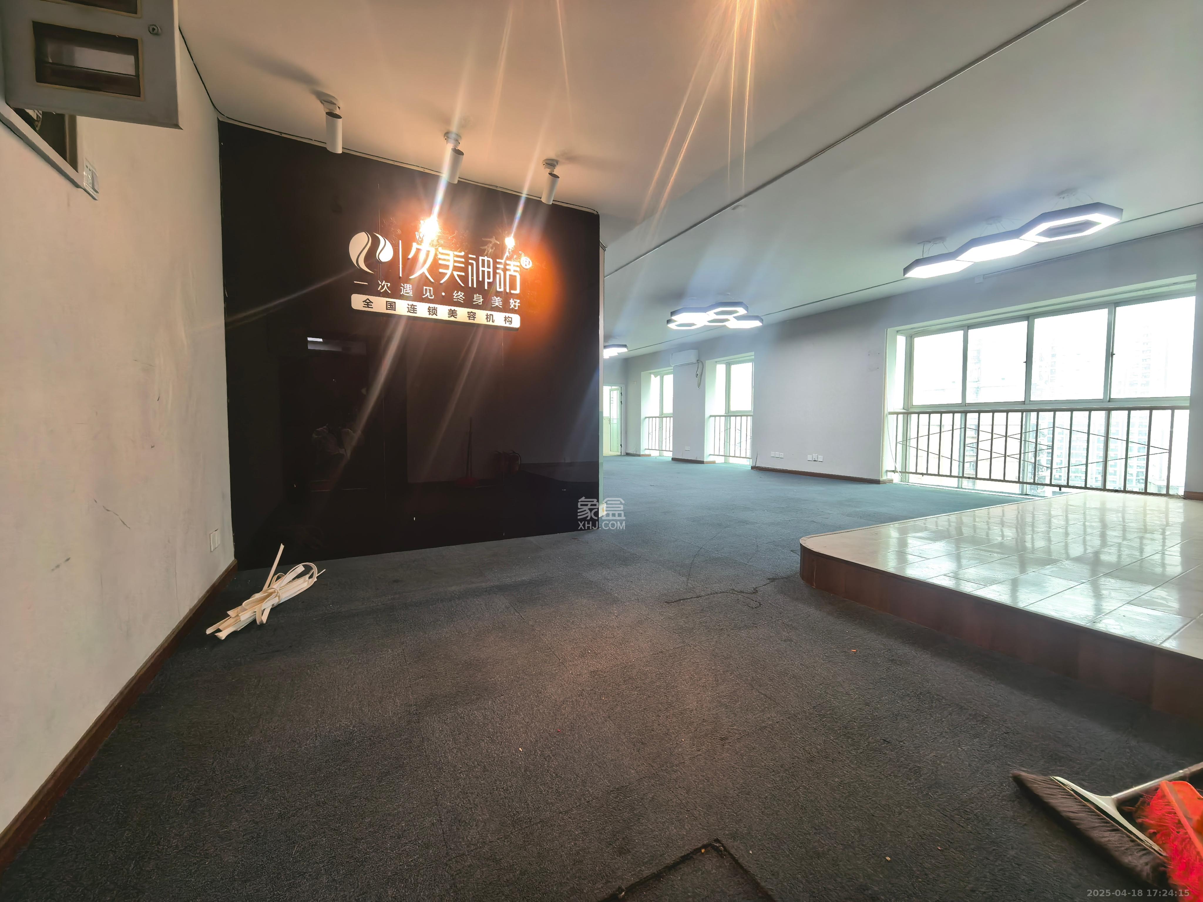 兴威名座  1室1厅1卫   4400.00元/月