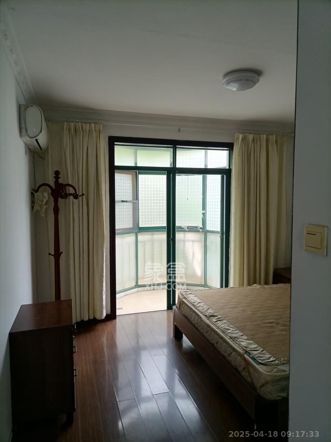 金帆江滨玫瑰园 3室2厅1卫 2500.0元/月 金帆江滨玫瑰园 3室2厅1卫 2500.0元/月室内图