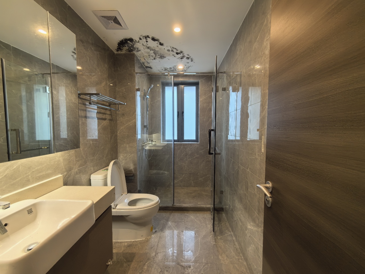 环球100宝龙城 3室2厅2卫 100.0万 环球100宝龙城 3室2厅2卫 100.0万室内图