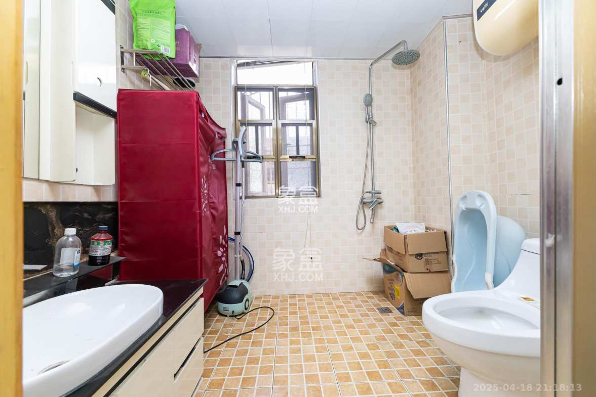 长沙玫瑰园 3室2厅2卫 1700.0元/月 长沙玫瑰园 3室2厅2卫 1700.0元/月室内图