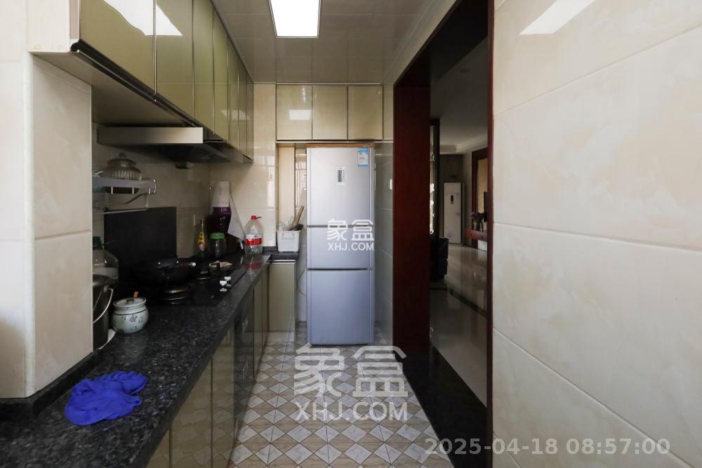 兰亭都荟(璟峰苑) 4室2厅2卫 3700.0元/月 兰亭都荟(璟峰苑) 4室2厅2卫 3700.0元/月室内图