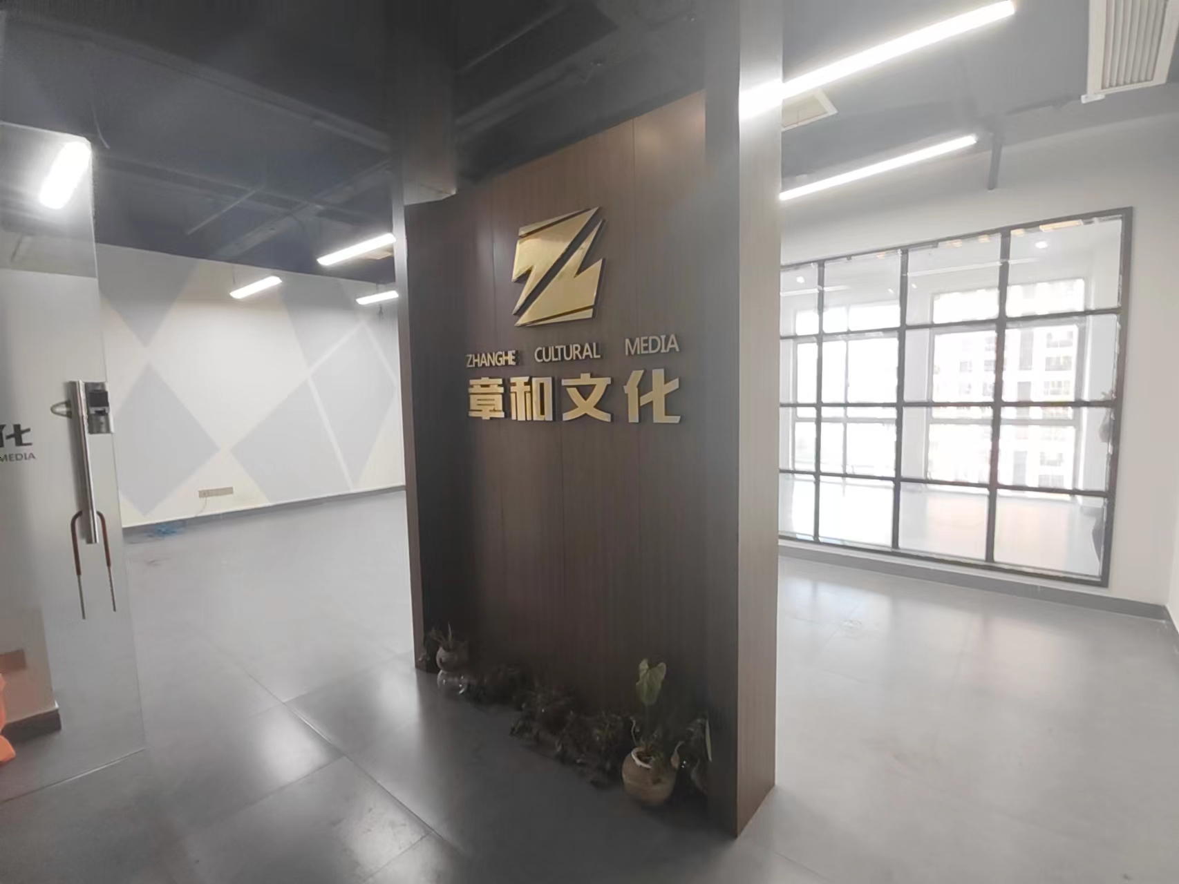 融冠亲城50写字楼  1室1厅1卫   1800.00元/月室内图