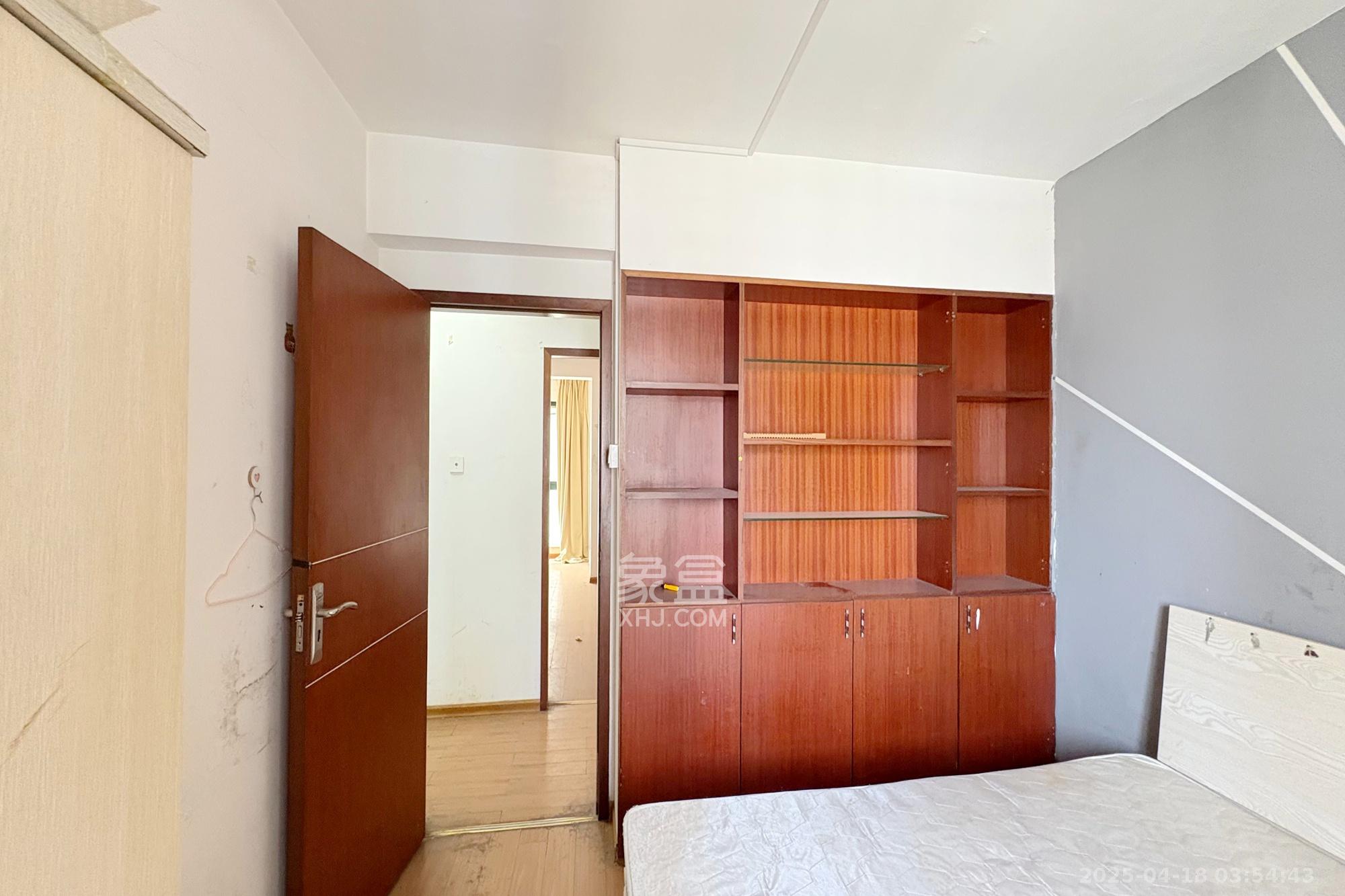 中国铝业单位宿舍  4室2厅2卫    158.0万 中国铝业单位宿舍  4室2厅2卫    158.0万其他