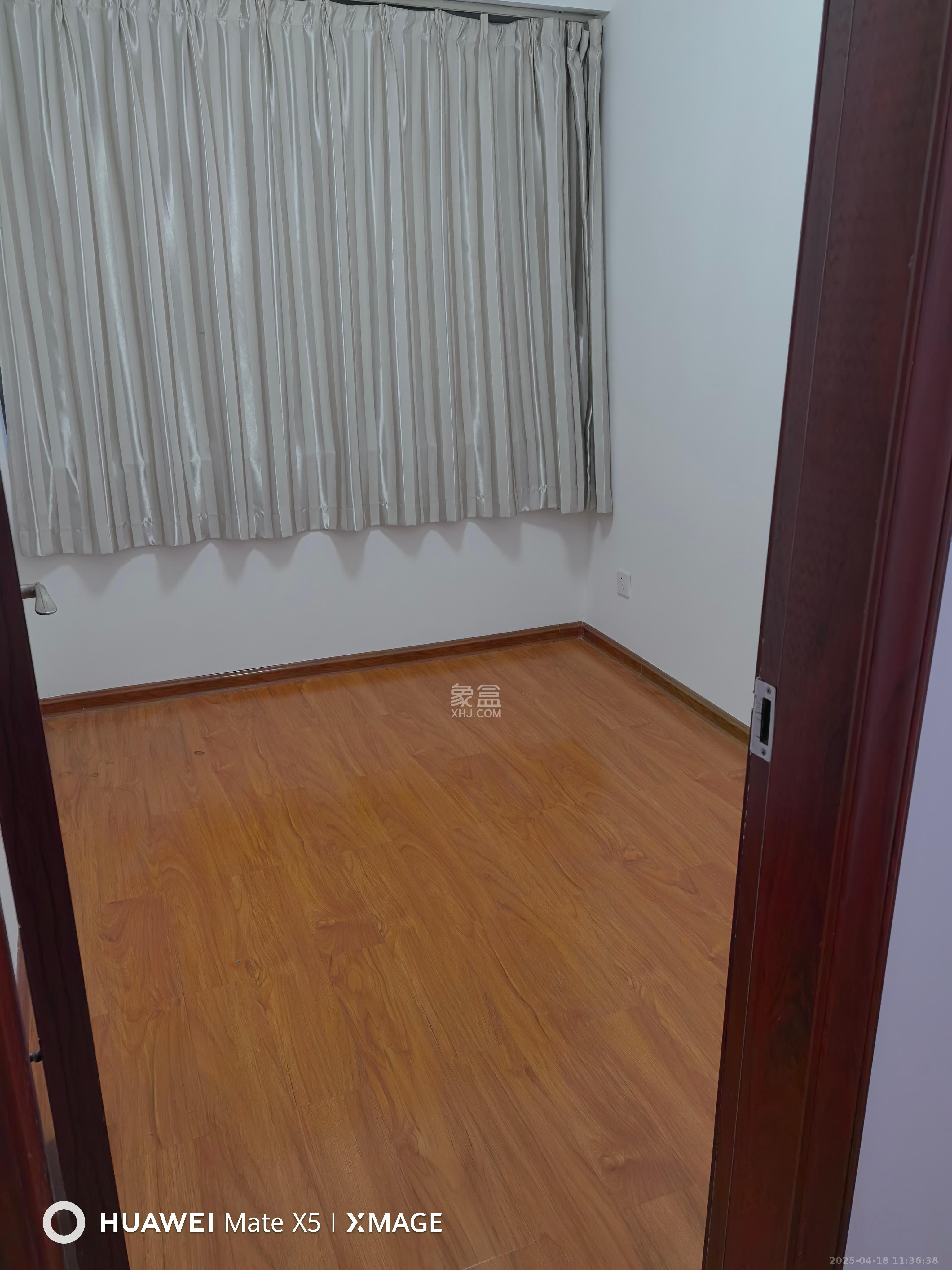 曙光泊岸  5室2厅2卫   6500.00元/月室内图