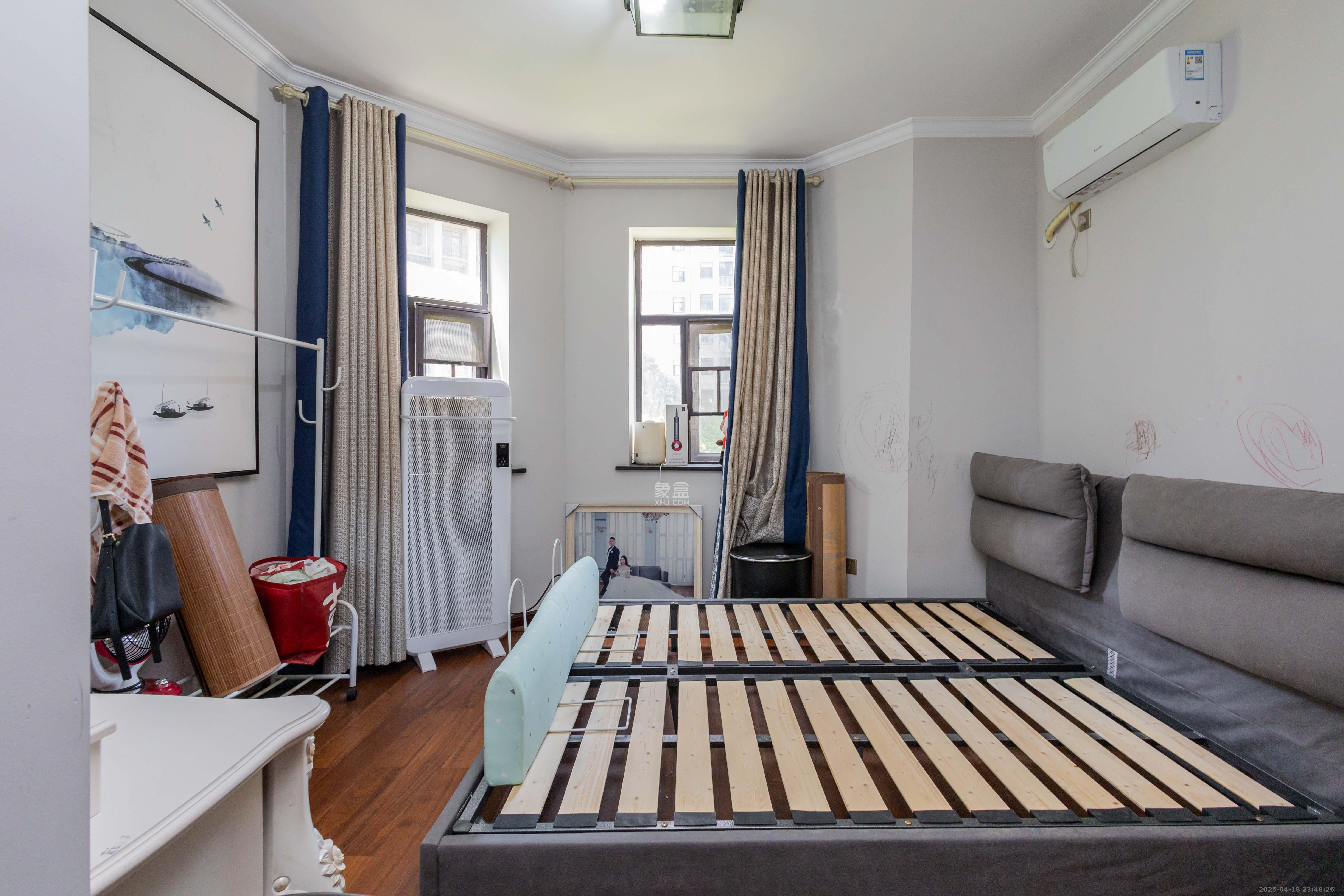 康桥长郡 4室2厅2卫 98.0万 康桥长郡 4室2厅2卫 98.0万卧室