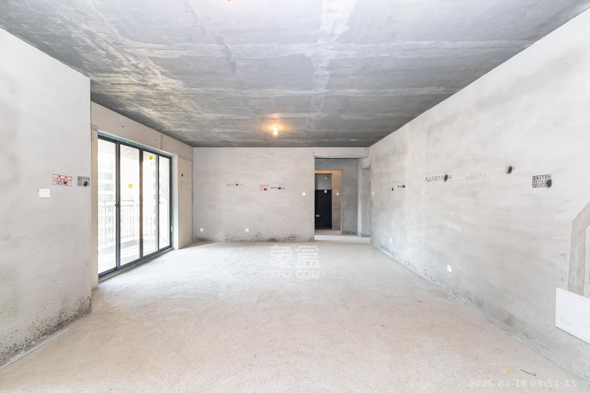 玛丽的花园(金色阳光家园) 3室2厅2卫 95.0万 玛丽的花园(金色阳光家园) 3室2厅2卫 95.0万客厅